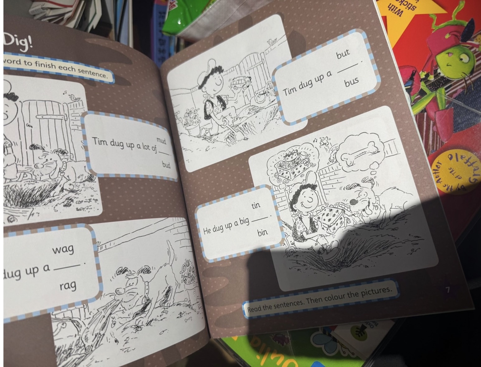 Oxford Phonics activity 共八冊 （每冊16頁）