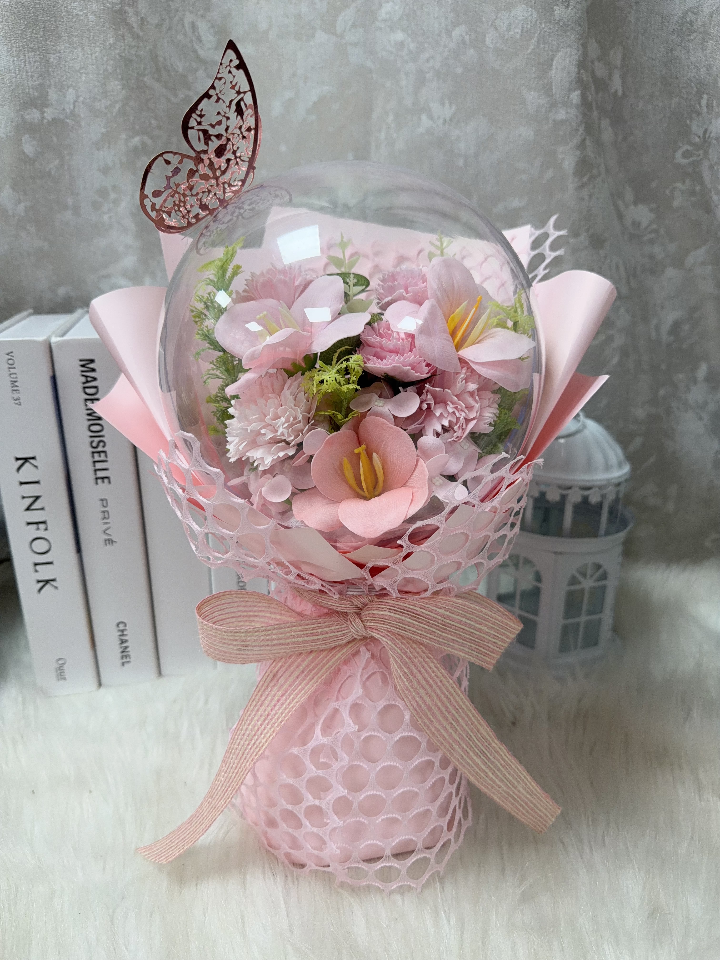 康乃馨鬱金香粉紅番梘花波波球花束