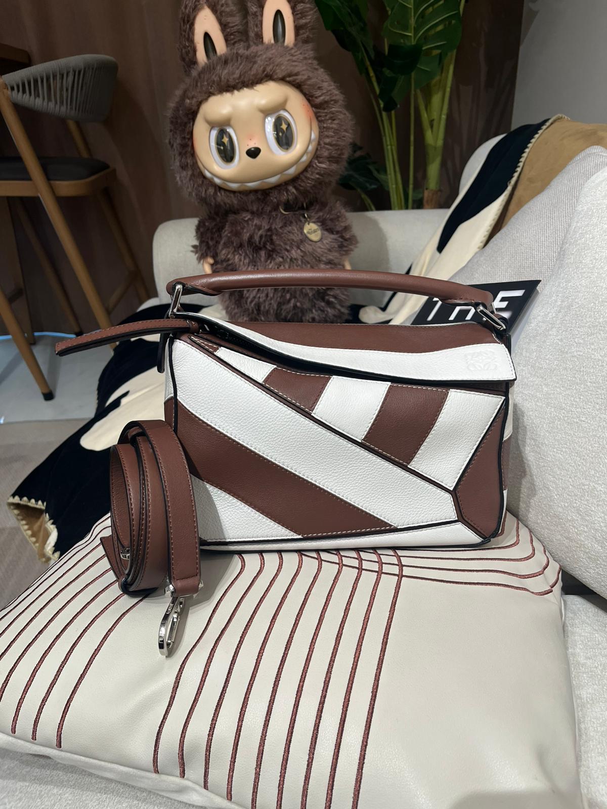 Loewe puzzle small calfskin 100%Authentic,98%new ✅strap✅booklet✅dust bag