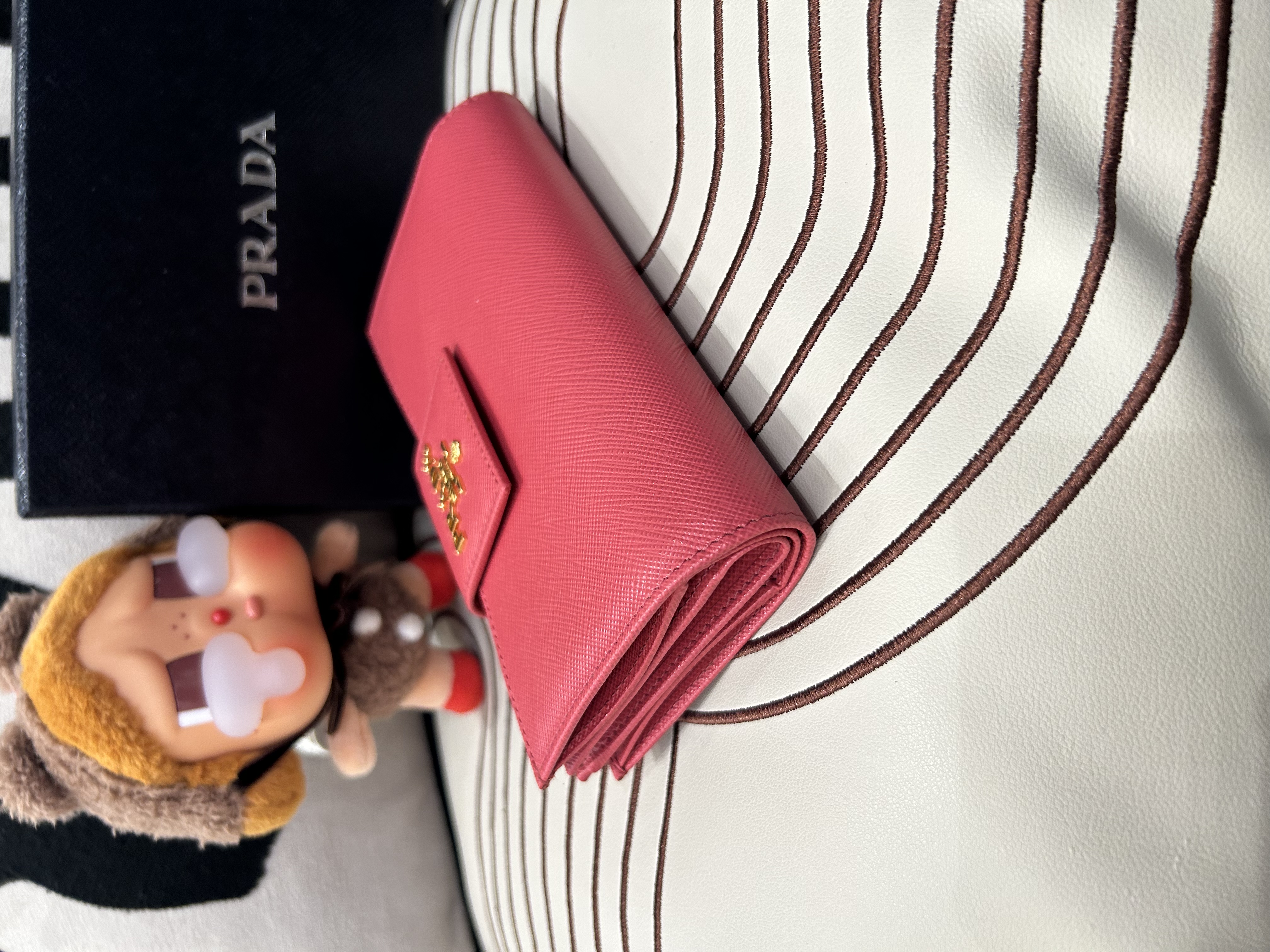 未使用品 Prada wallet 牛皮金扣 100%Authentic,unused  ✅box