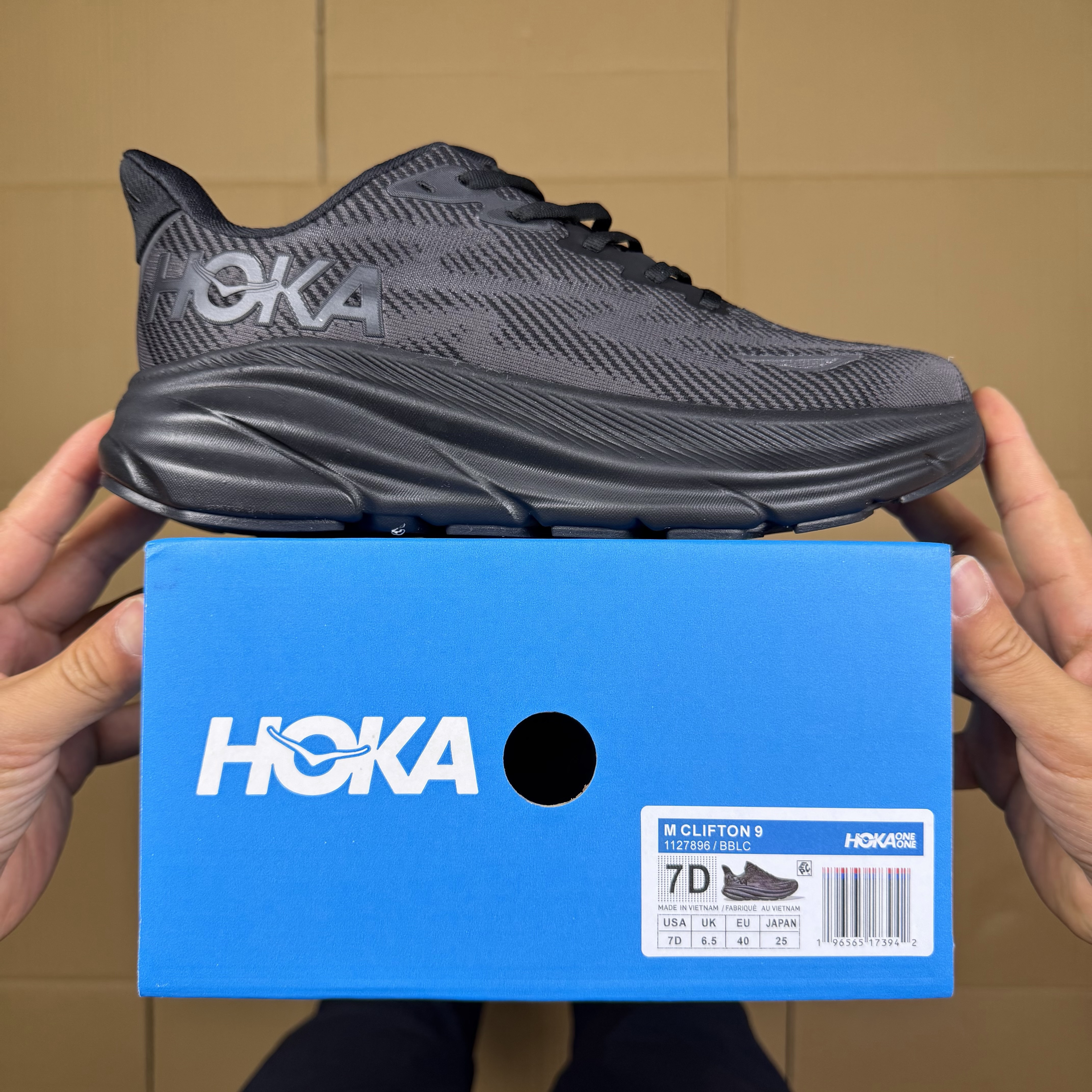 Hoka Clifton 9