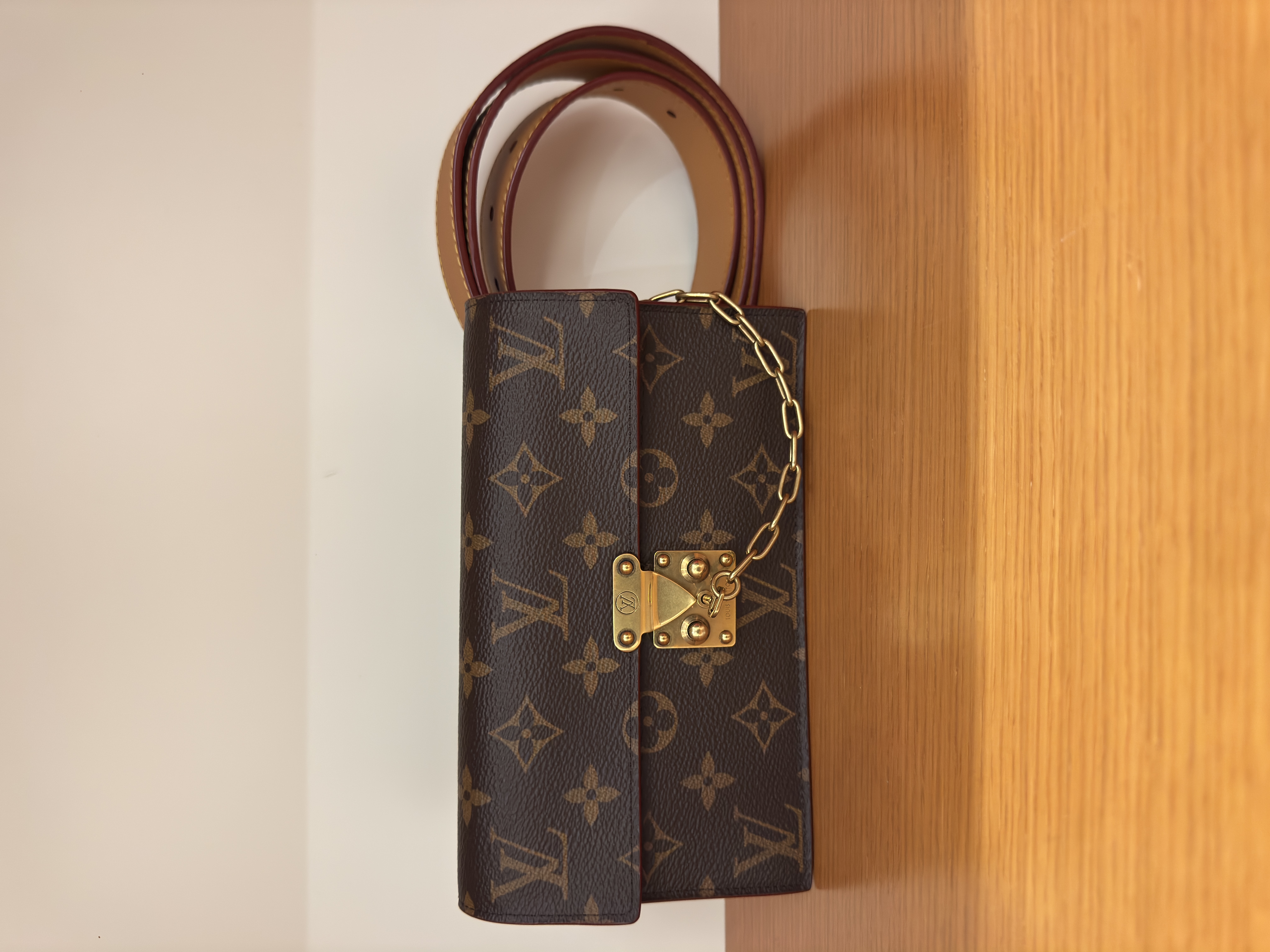 直播貨品 |  [1個-$100 2個-$300］HH09