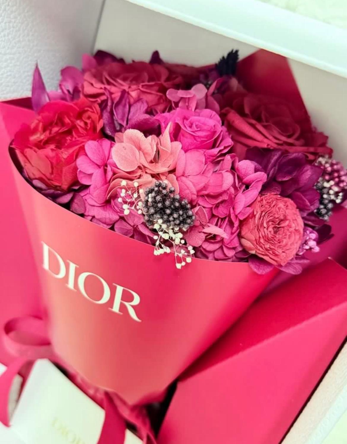 2026 情人節 七夕 Dior永生花裝飾 🥰有盒 🌸🌸