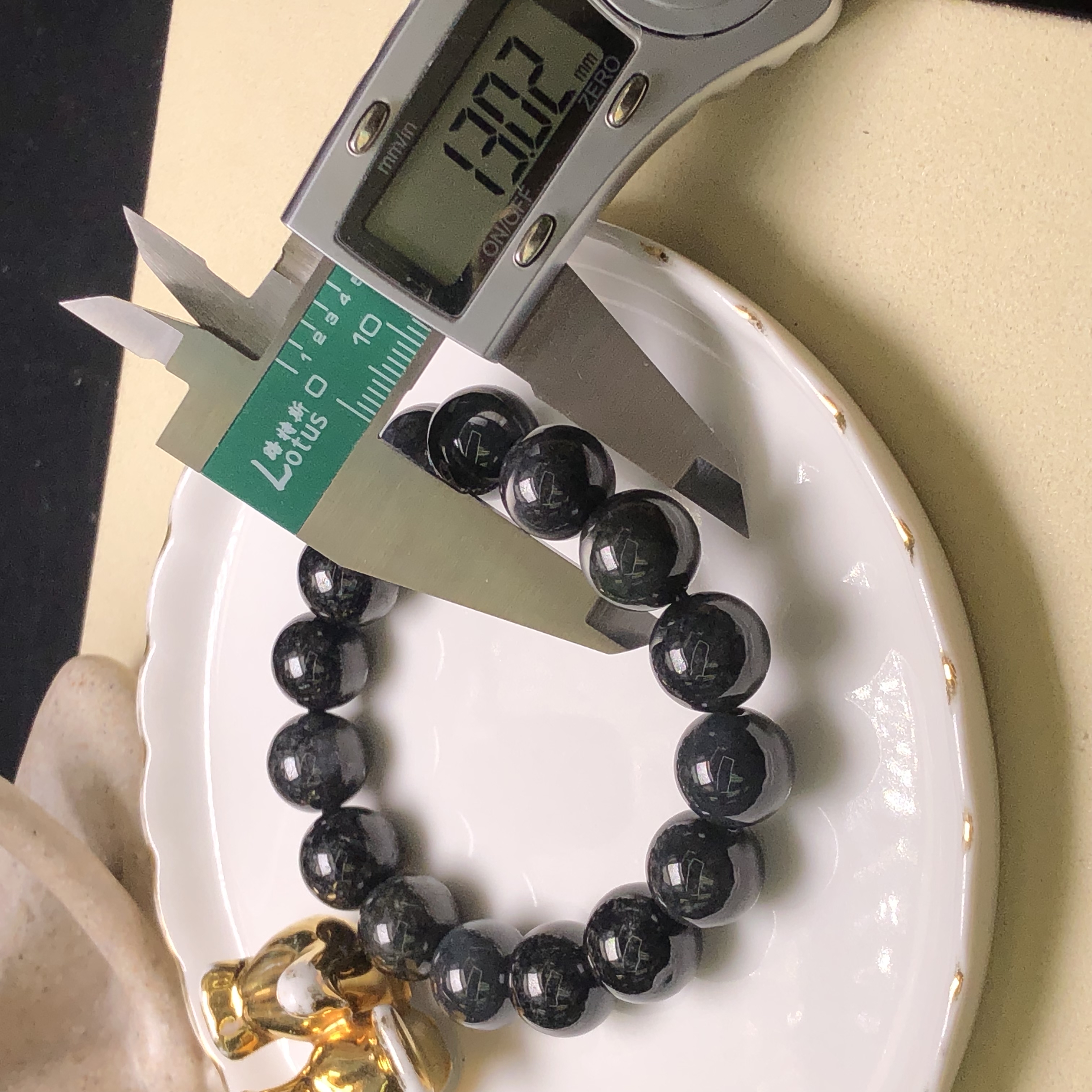 CA00697 烏雞手串13mm