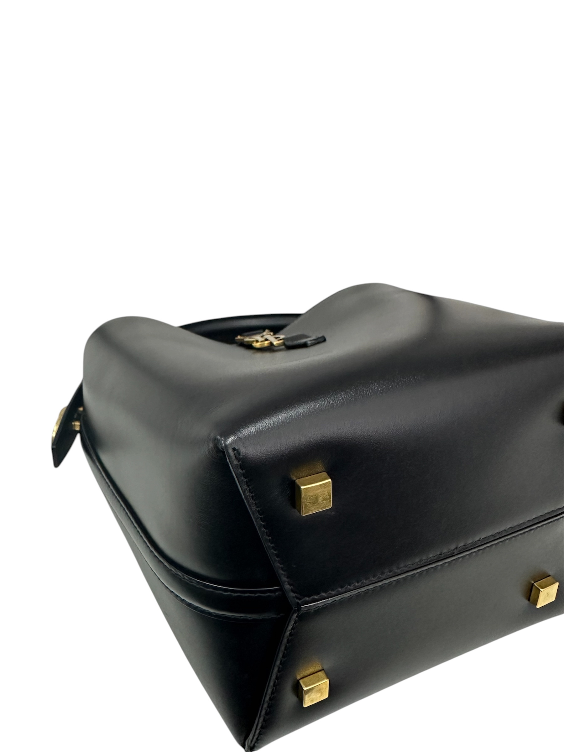 Pre-owned Saint Laurent Le 37 Bucket Bag/ Product Code: 26060720