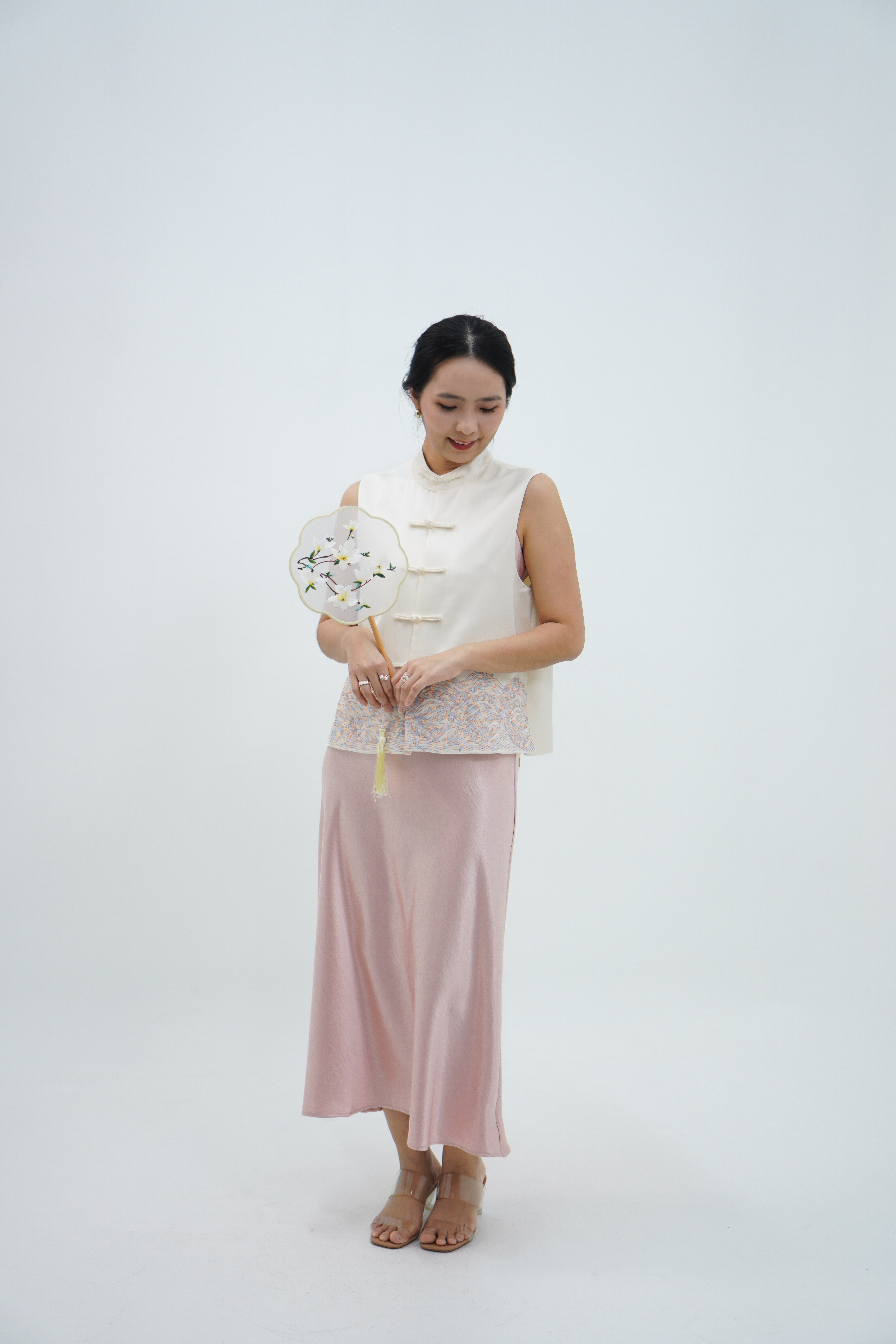 醋酸刺绣新中式马甲 Embroidered Oriental Vest