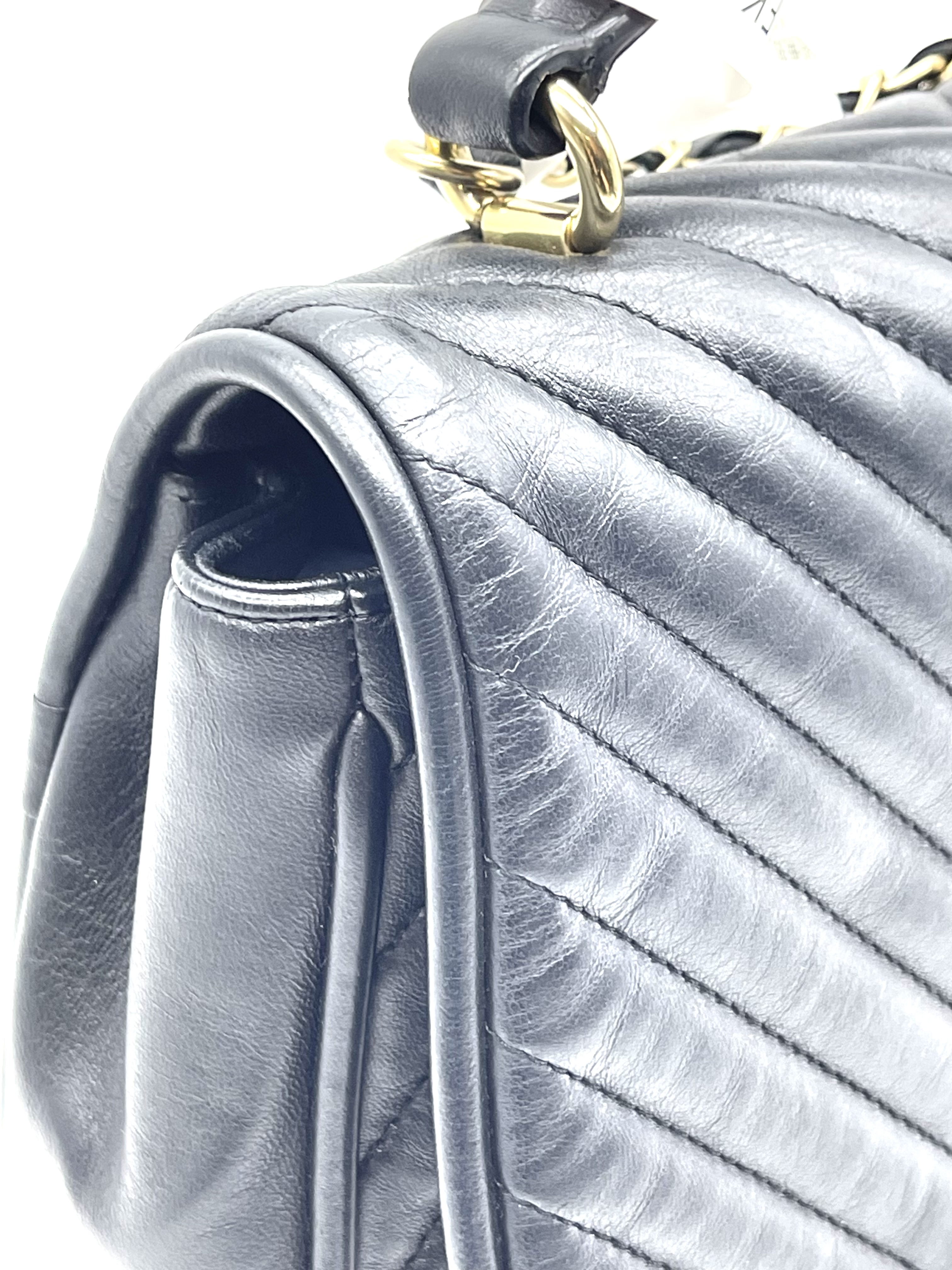 Pre-owned Chanel Chevron Top Handle / Product Code: 26040112