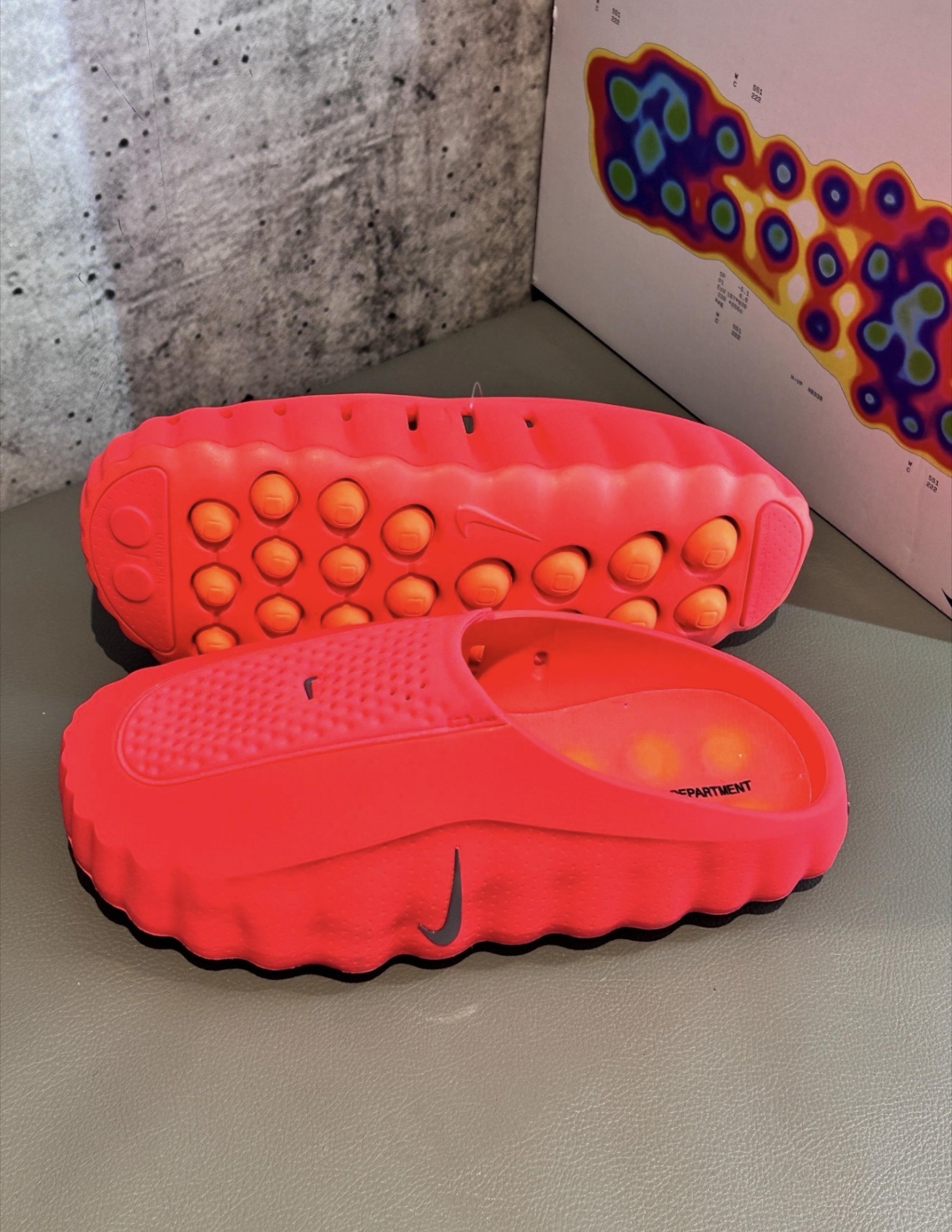 HQ4307-600 Nike Mind 001 Slide Solar Red HQ4307-600