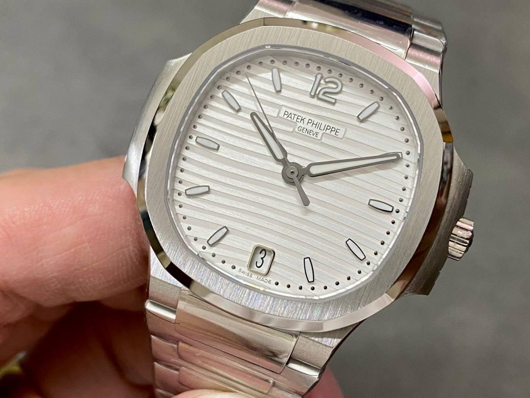 百达翡丽 Nautilus 5711/1A-010 自动上链男士腕表