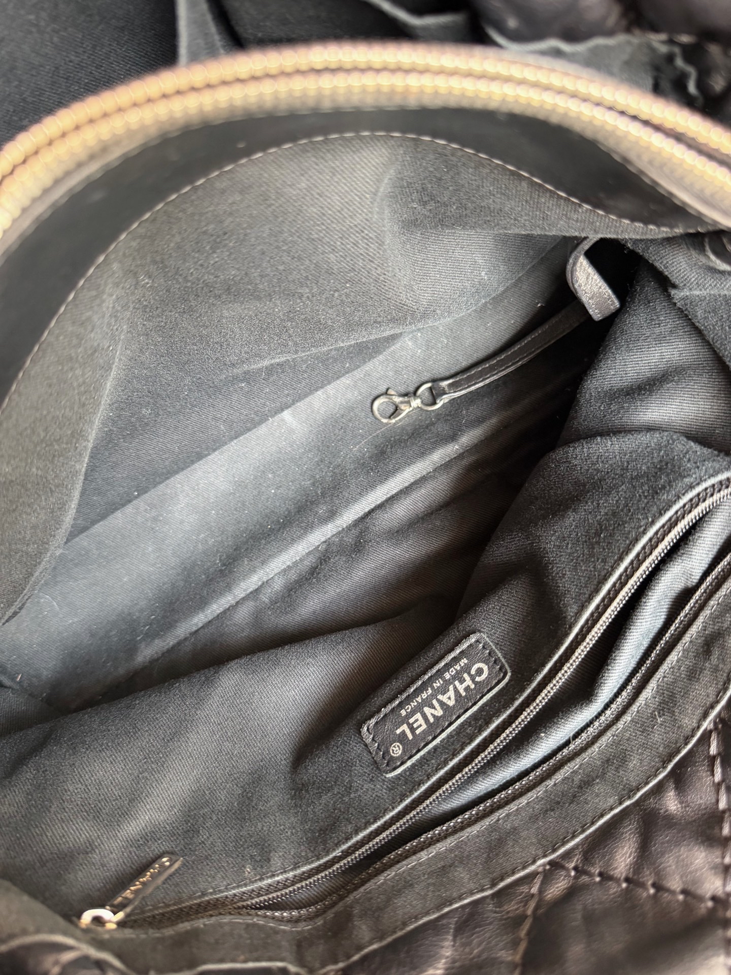 【預訂貨品】Chanel黑色牛皮泡芙tote bag