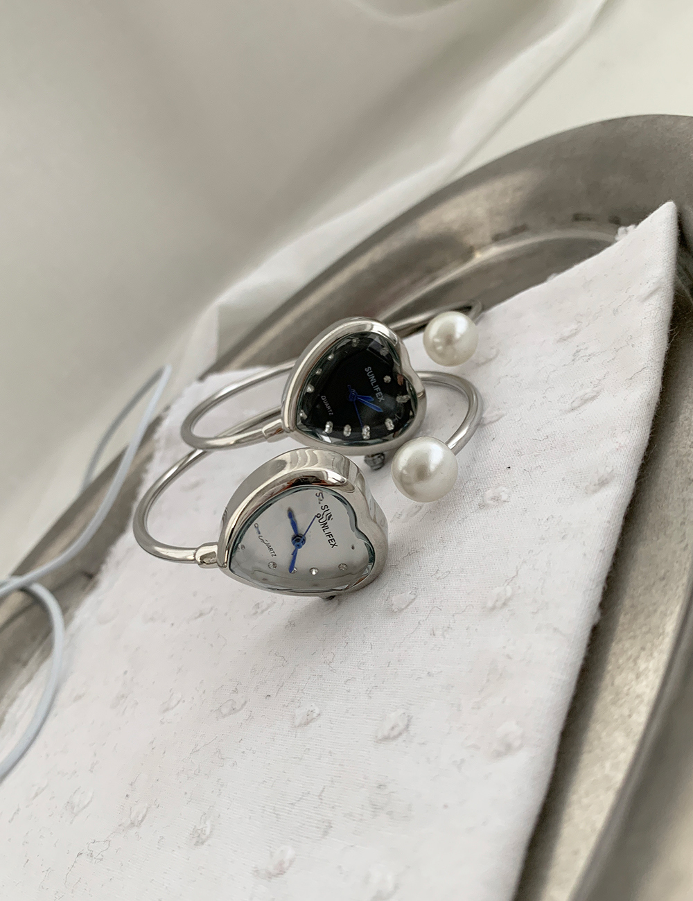 🇰🇷訂購｜GRUMPY｜Pearl Heart Bangle Watch 2色 