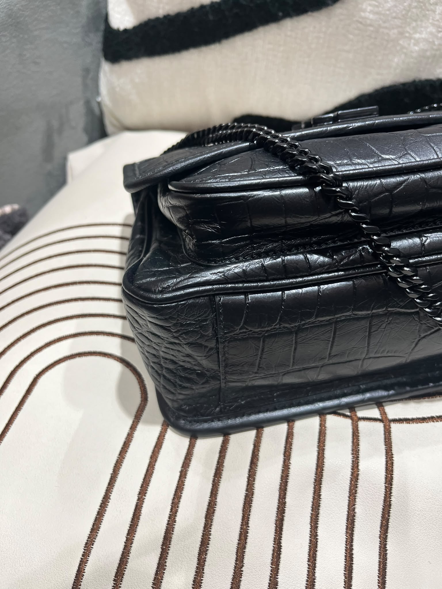 YSL Niki baby黑色鱷魚壓紋 Shoulder bag 100%Authentic, 98%New ✅Dust bag