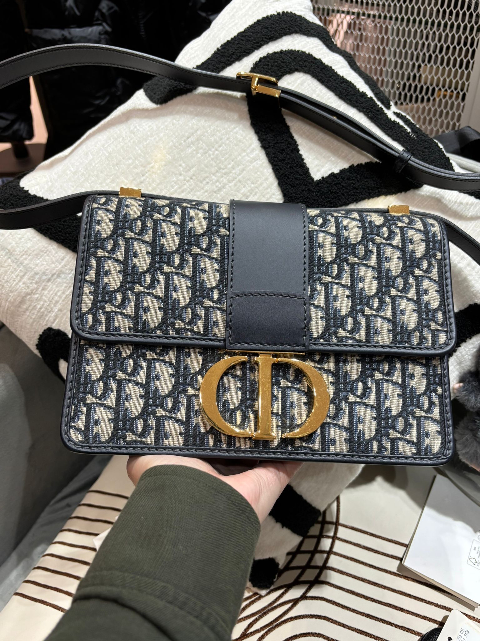 DIOR Oblique 30 Montaigne Shoulder Bag 100%Authentic, 98%New ✅ certificate✅dust bag✅Box