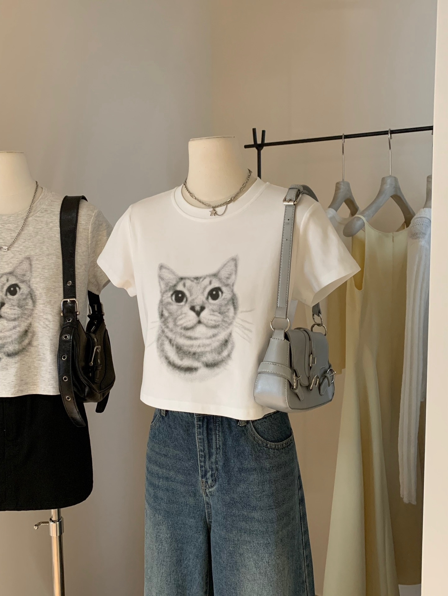 Oh Kitty Roundneck T-shirt Ins风可爱猫咪印花圆领短款Tee ( 2 colours )
