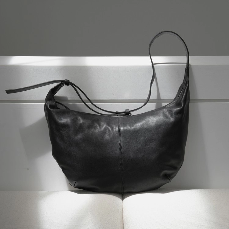 預訂_Big Curve By Bucks & leather