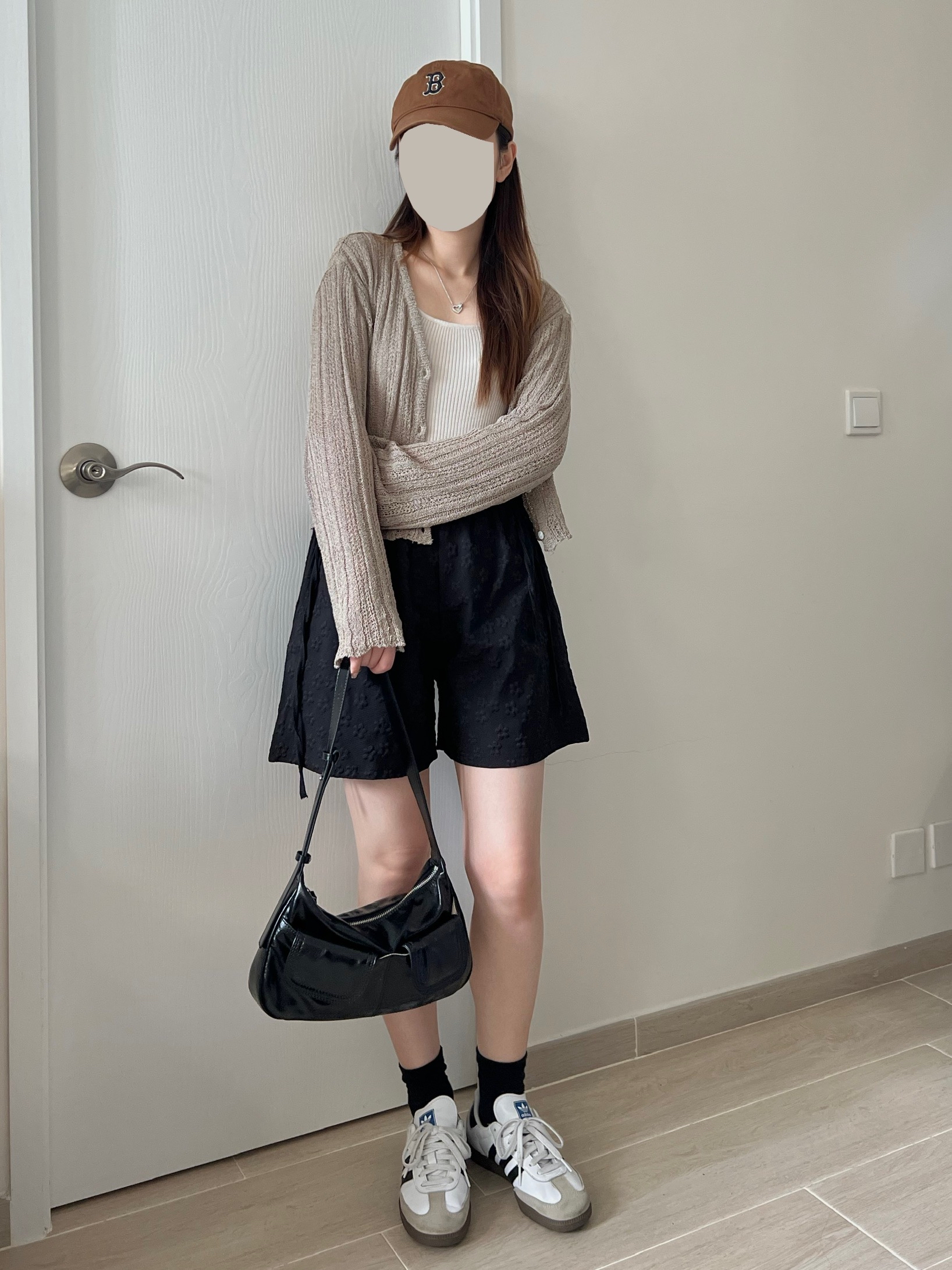 必備甜價紙片人短版上衣 