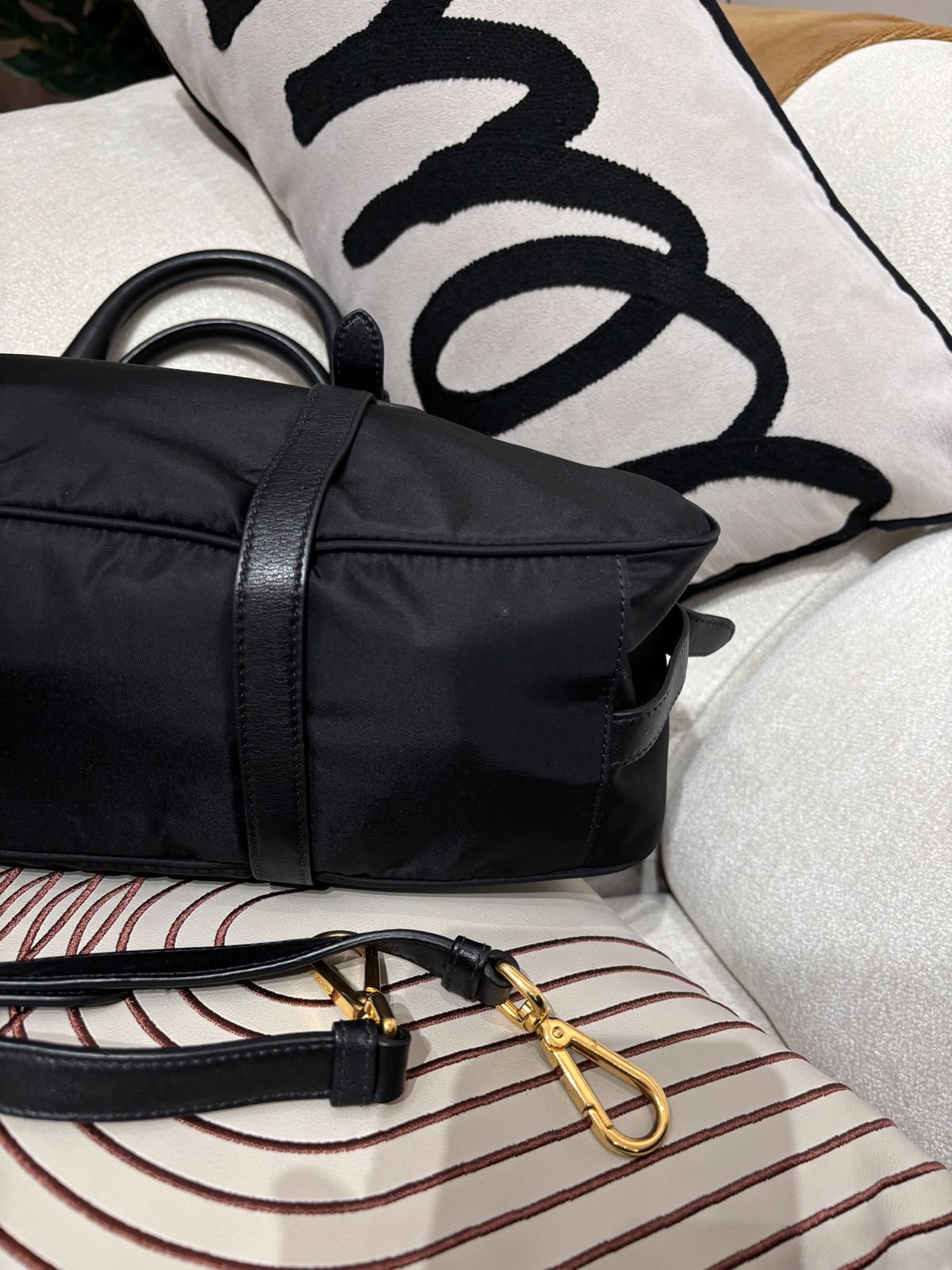 Prada Nylon 2Way Bag 黑色金扣 100%Authentic, 95%New