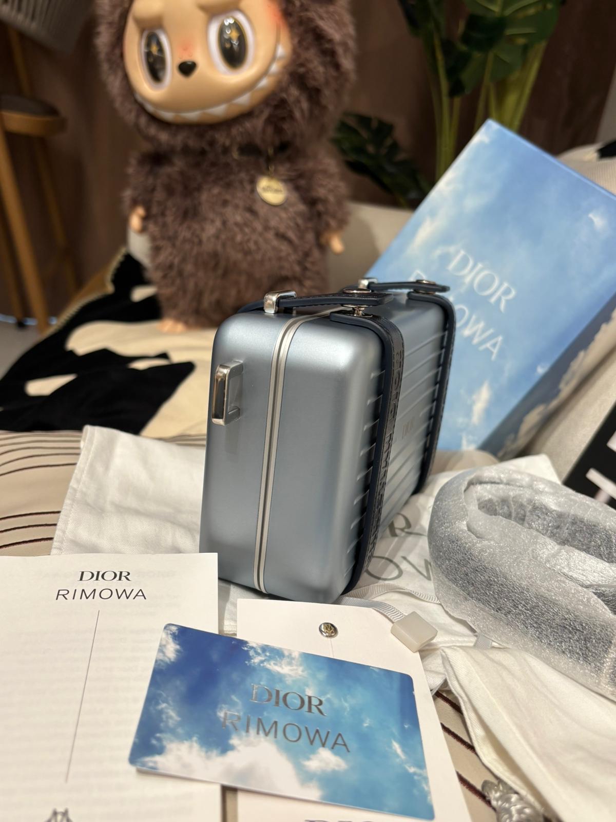 未使用品 DIOR X RIMOWA PERSONAL CLUTCH ON STRAP 100%Authentic ,Unused 未使用品 ✅dust bag✅CARD✅strap✅盒 UNUSED