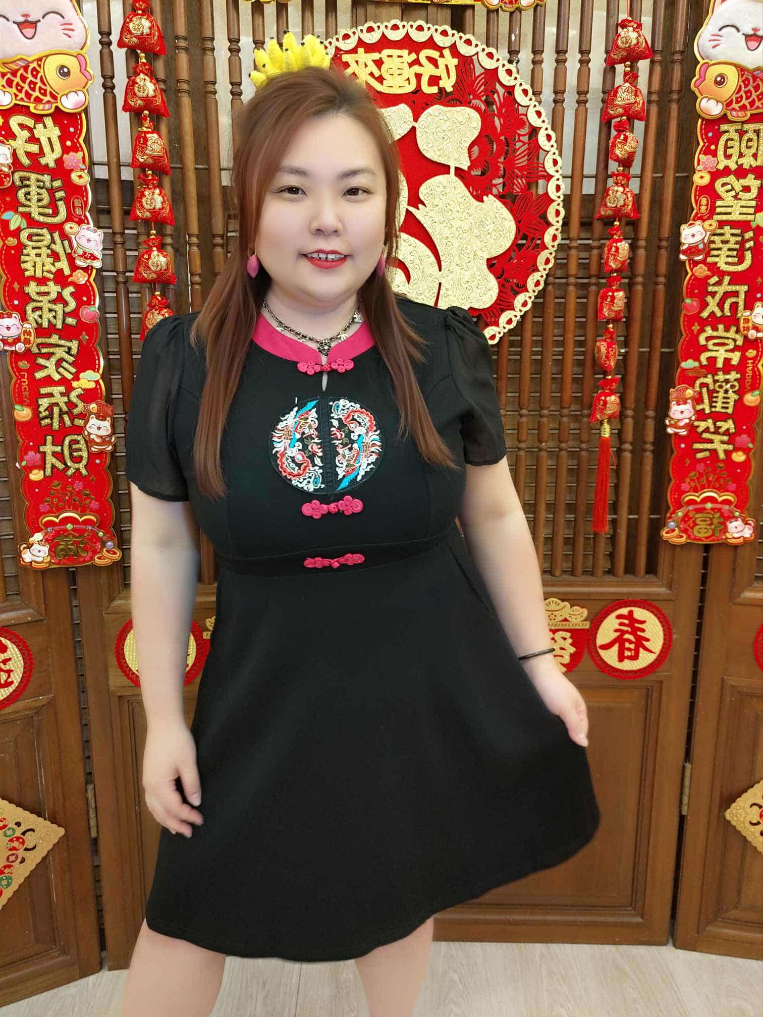 DB02 TW#5816 刺绣大图盘扣设计A字裙