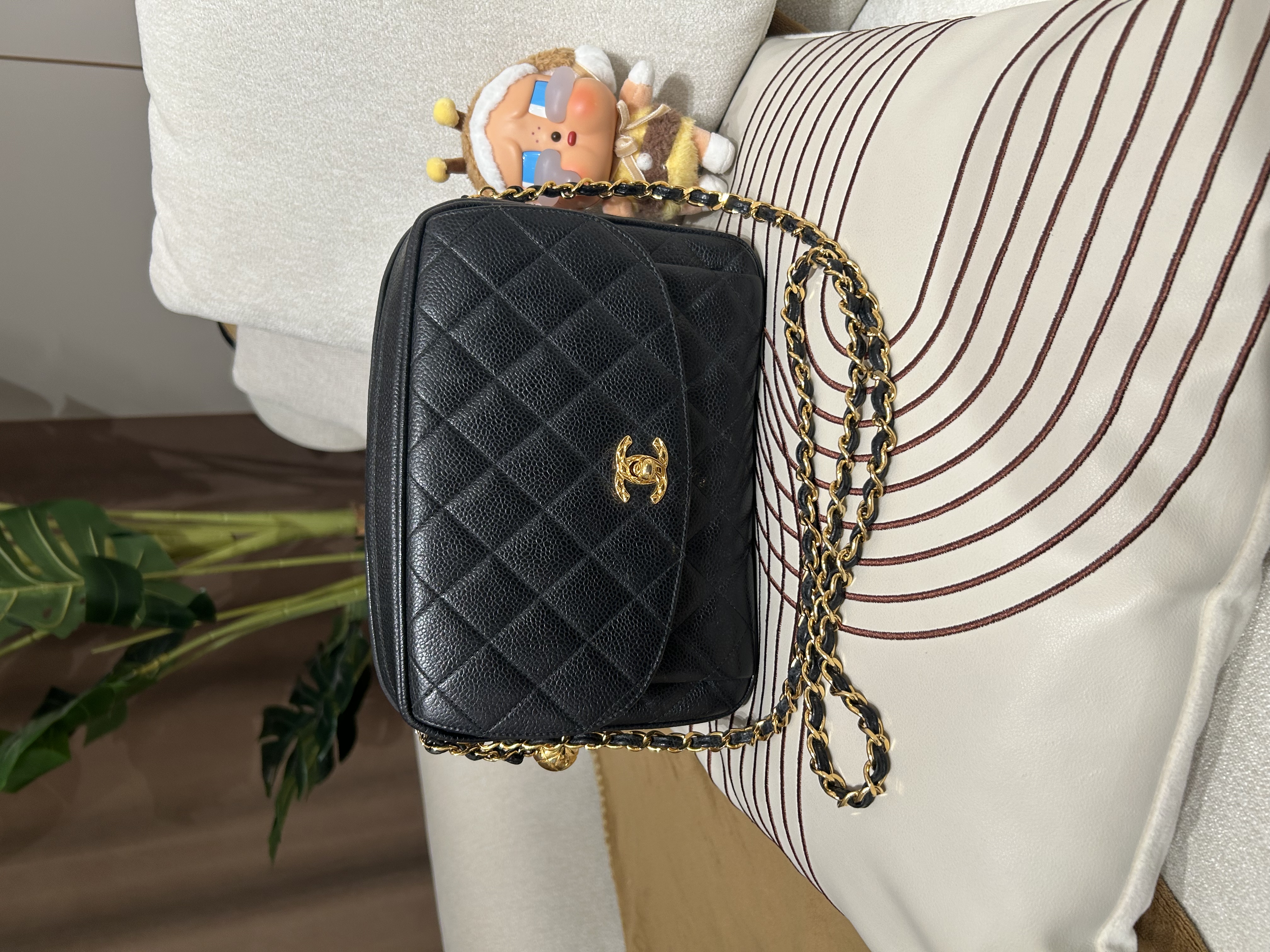 chanel vintage shoulder bag 黑色荔枝牛皮金球 100%Authentic, 90%new ✅dust bag ✅box