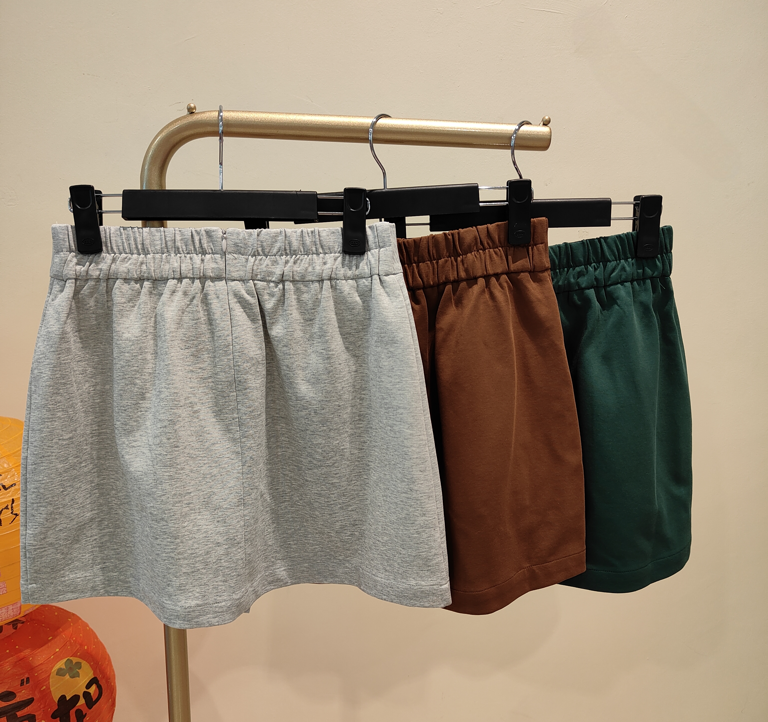 后面塑胶头套装裤裙 1403