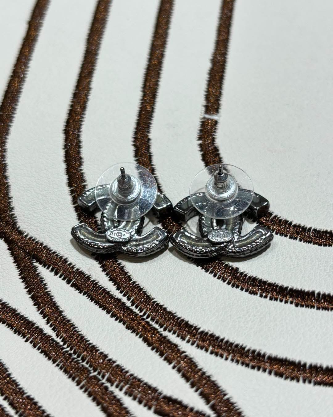Chanel earrings   100%Authentic, 95%New