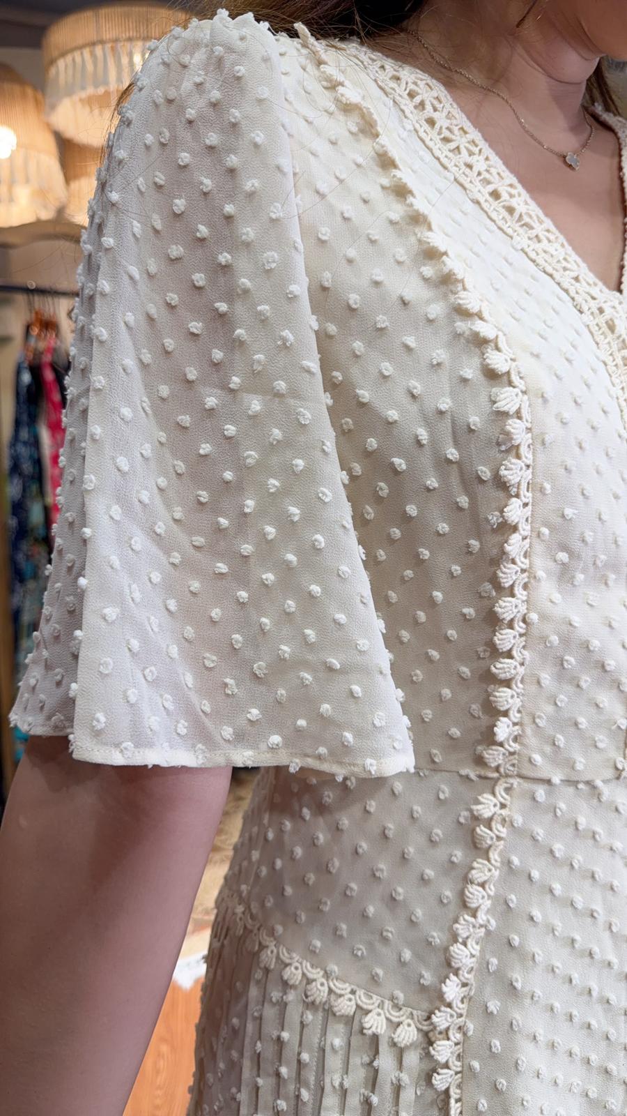 2966 WHITE Dot Simple Zipper Short Op 33"