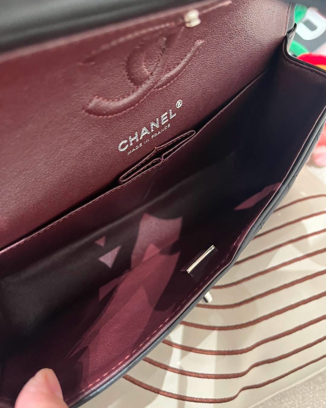 Chanel classic flap 23 A01113 cf23 黑羊銀扣 100%Authentic, 95%New  ✅晶片✅塵袋✅盒