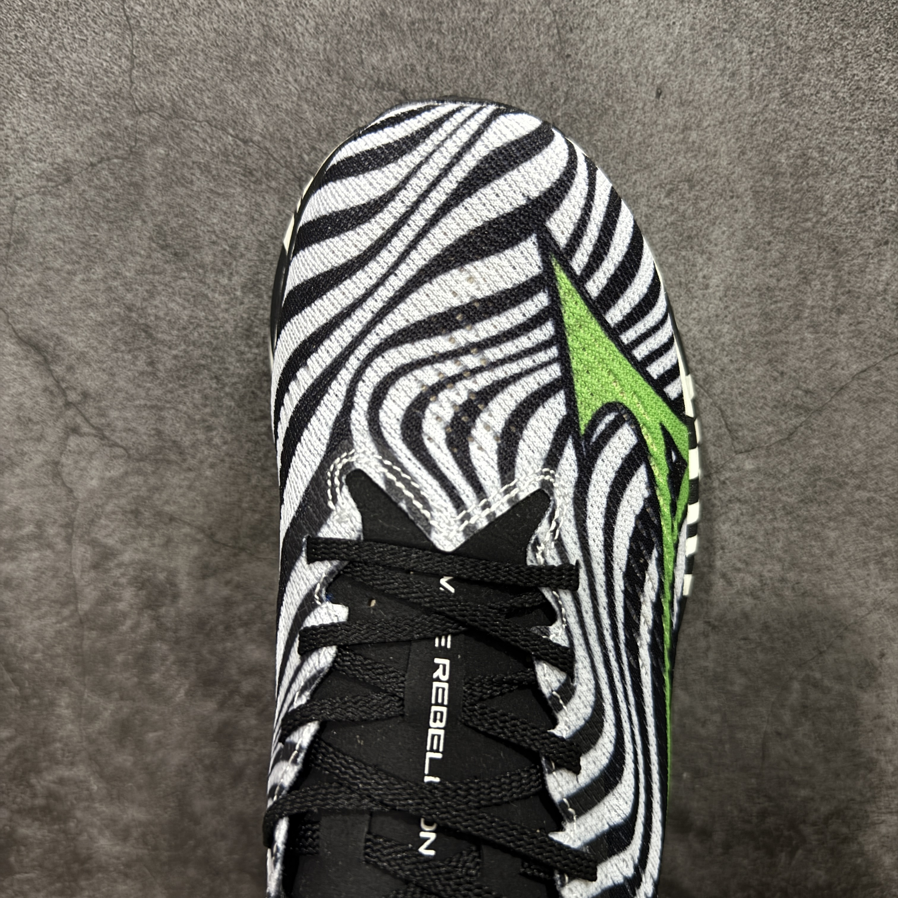 Mizuno Wave Rebellion Pro 3