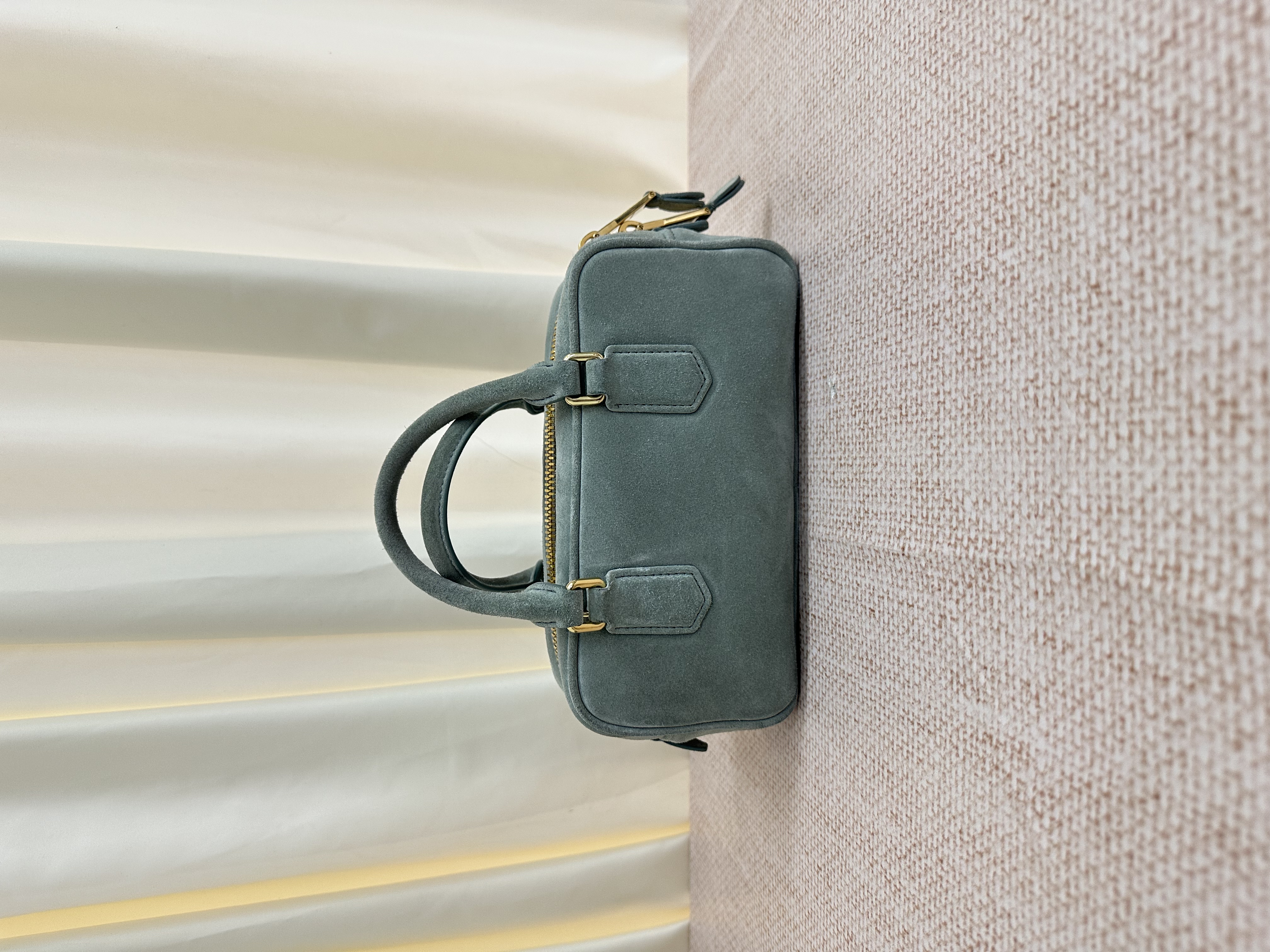 Pre-owned Miumiu Arcadie Suede Top Handle Bag/ Product Code: 26041606