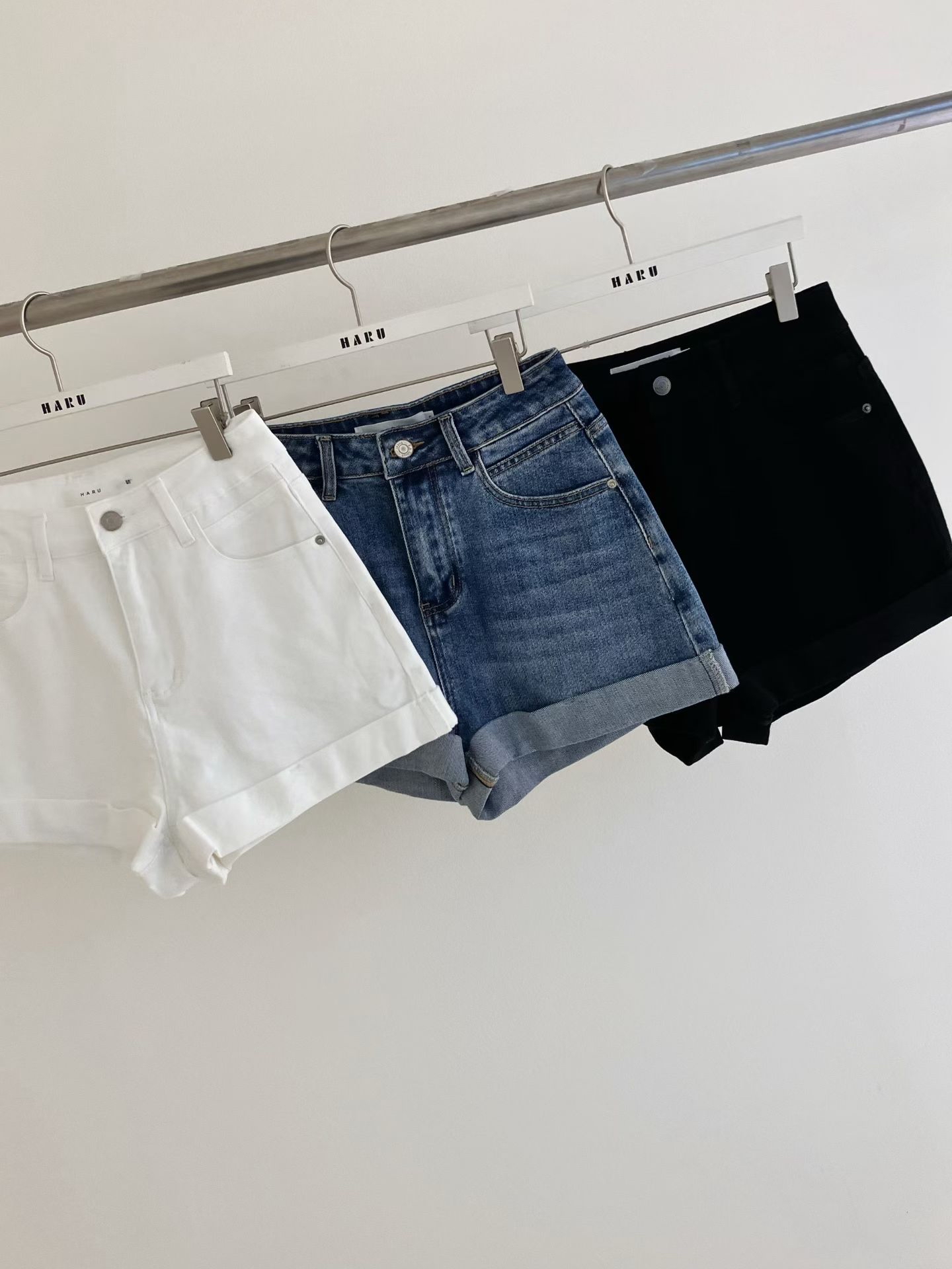 HA17 摺腳牛仔短褲