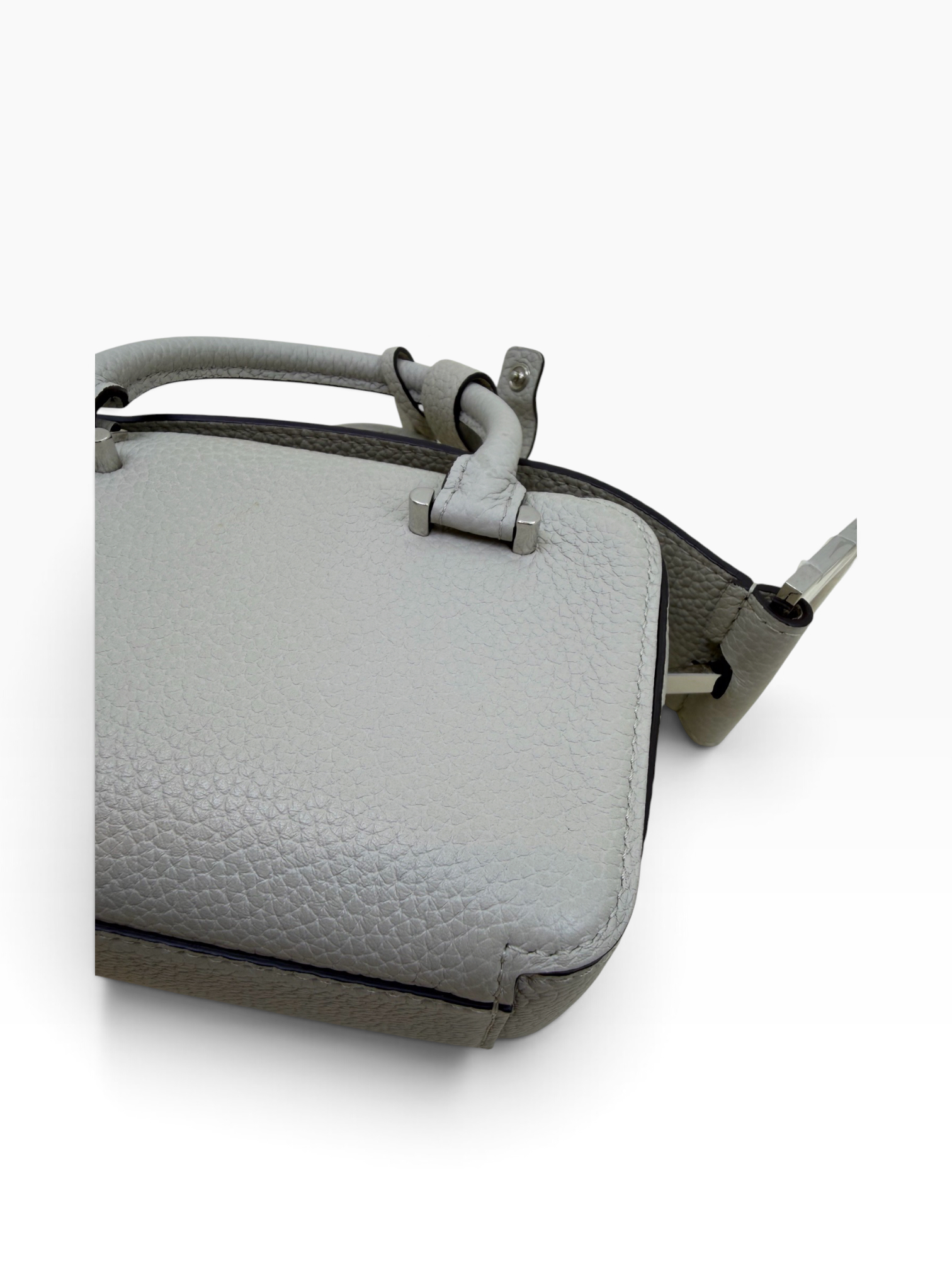 Pre owned  delvaux nano size k08241