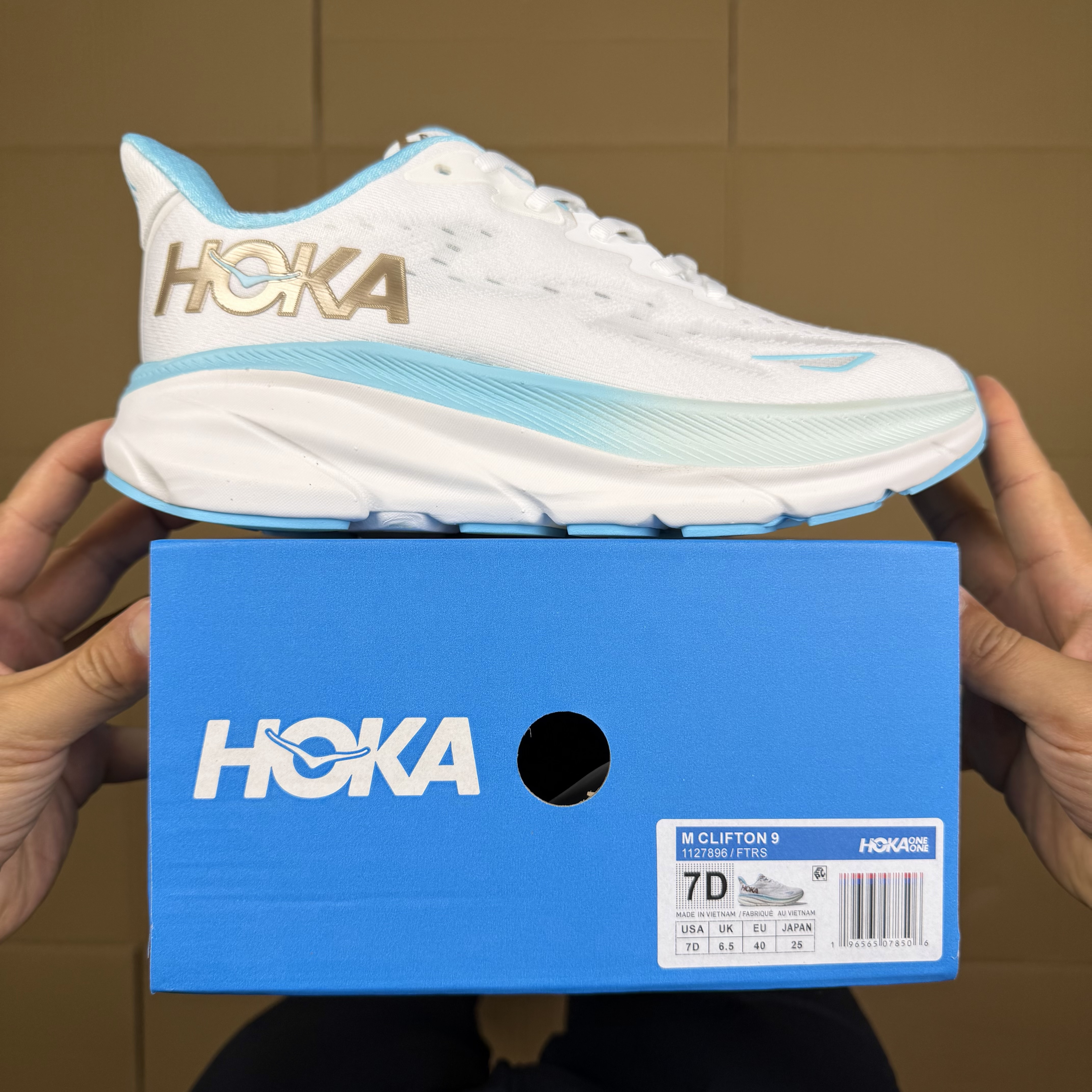 Hoka Clifton 9