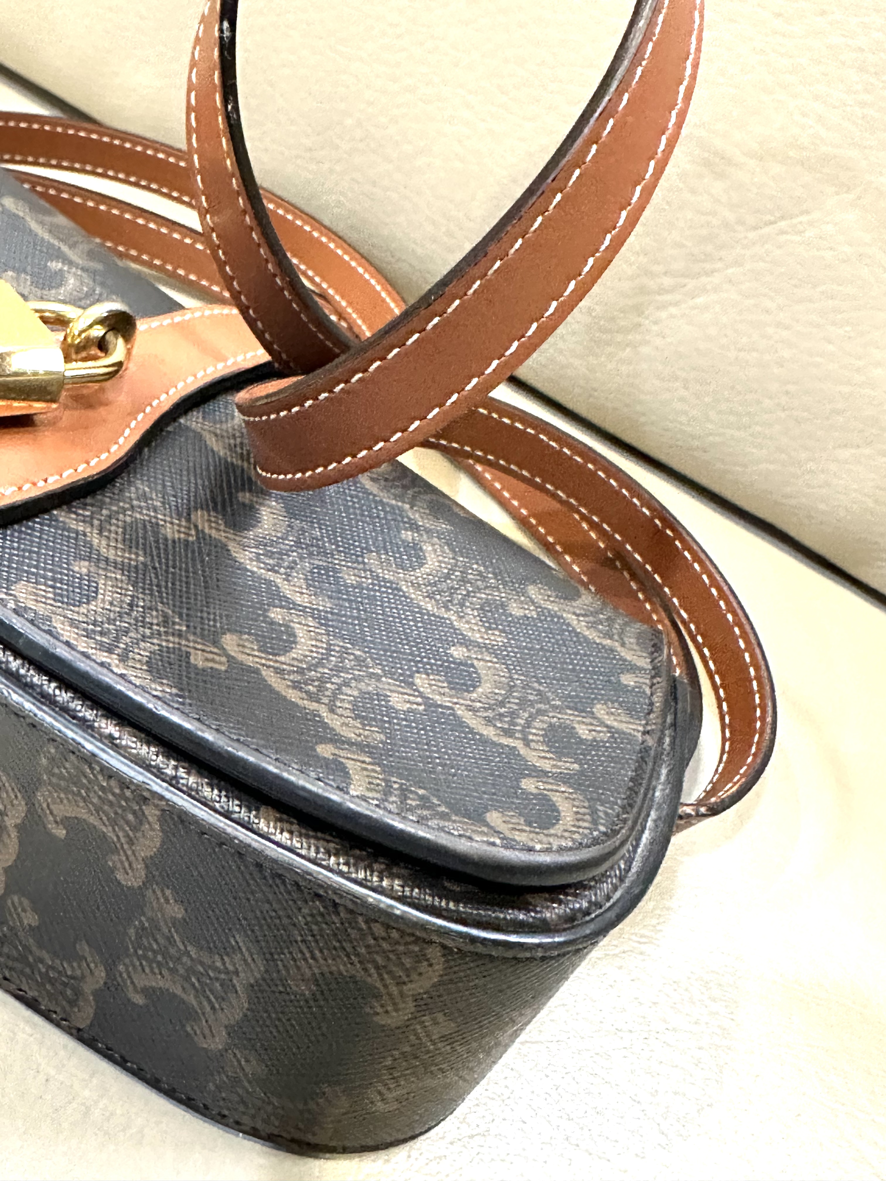 Pre-owned Celine Triomphe Canvas Clutch on Strap Tabou / Product Code: 26040503