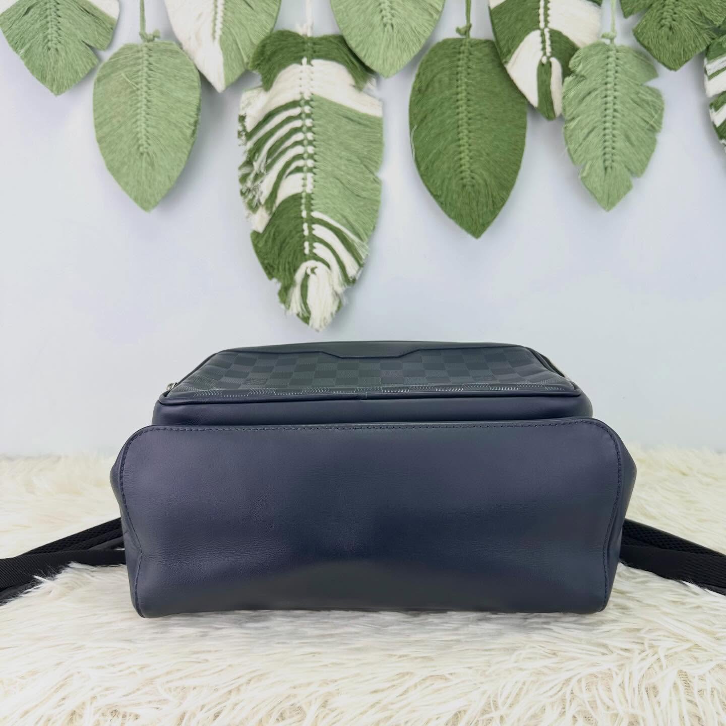 LV 🤍PRE OWNED 藍黑色棋盤格 Campus Backpack 晶片款💙