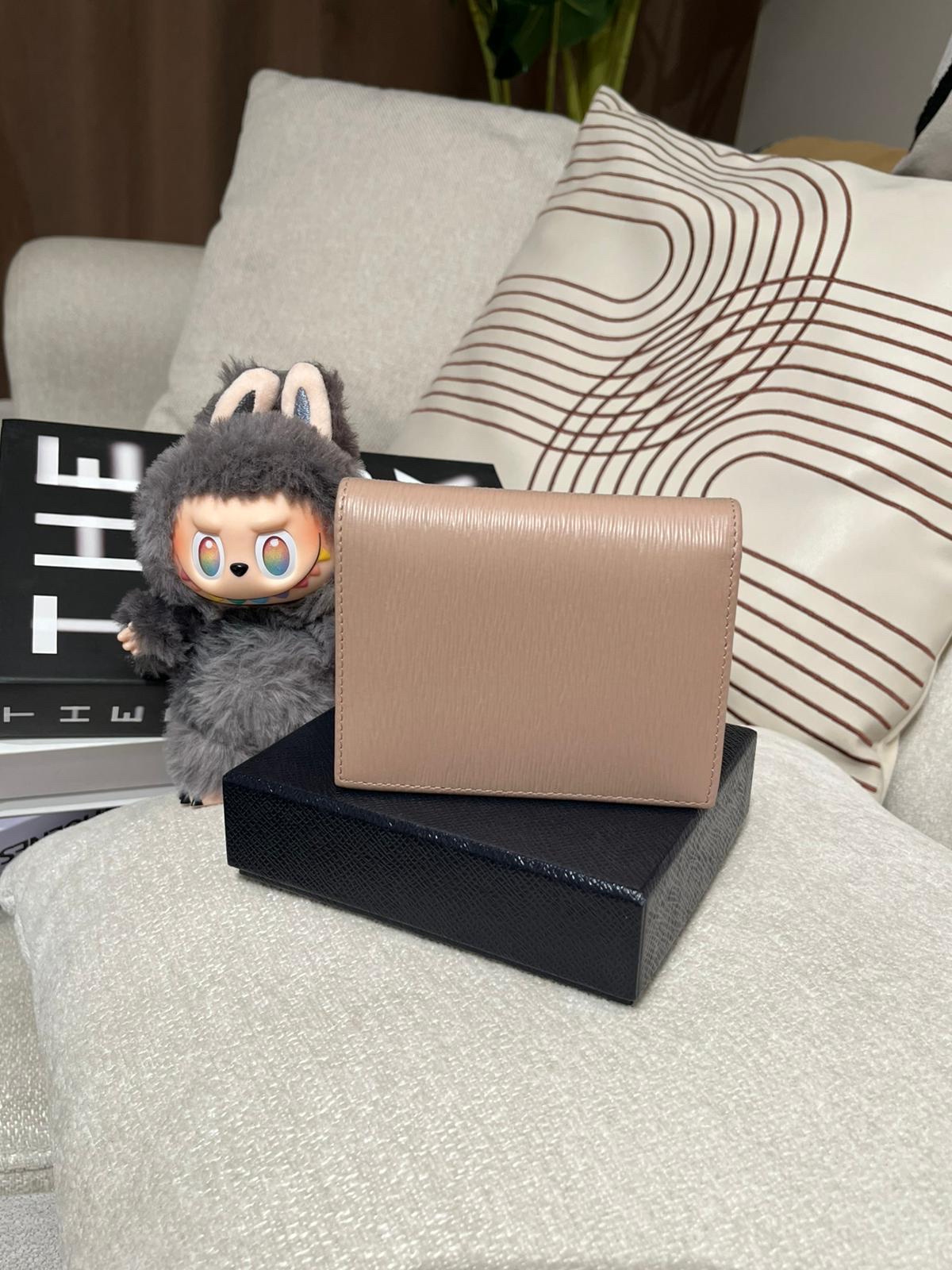 未使用品 PRADA Vitello Move Wallet 100%Authentic, Unused✅NFC ✅Box