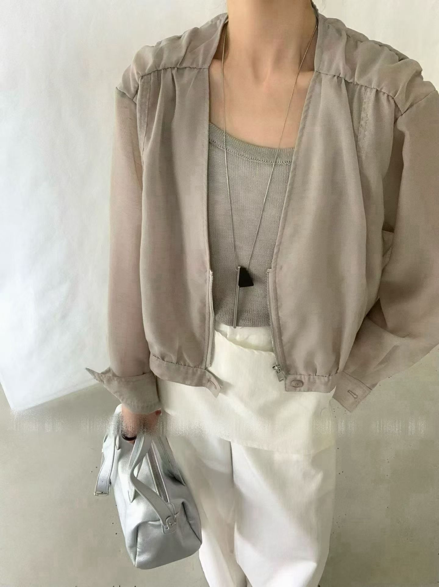 拉鍊V領薄外套 