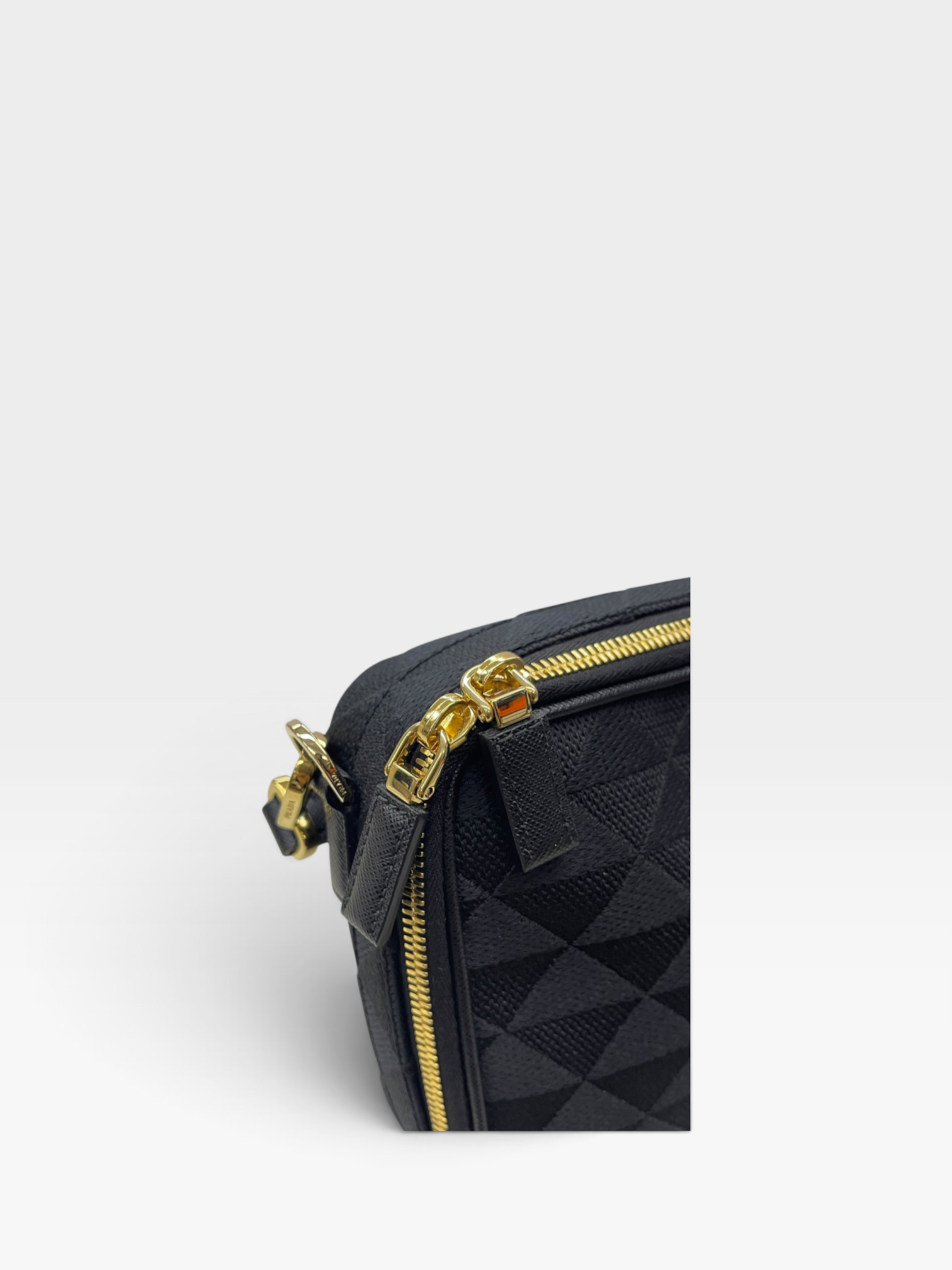 Pre-Owned PRADA Brique / Product Code: K090422