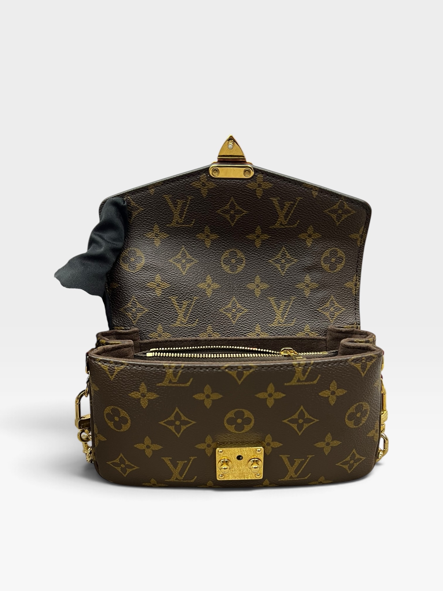 Pre-Owned Louis Vuitton Pochette Monogram /Product Code: 102710