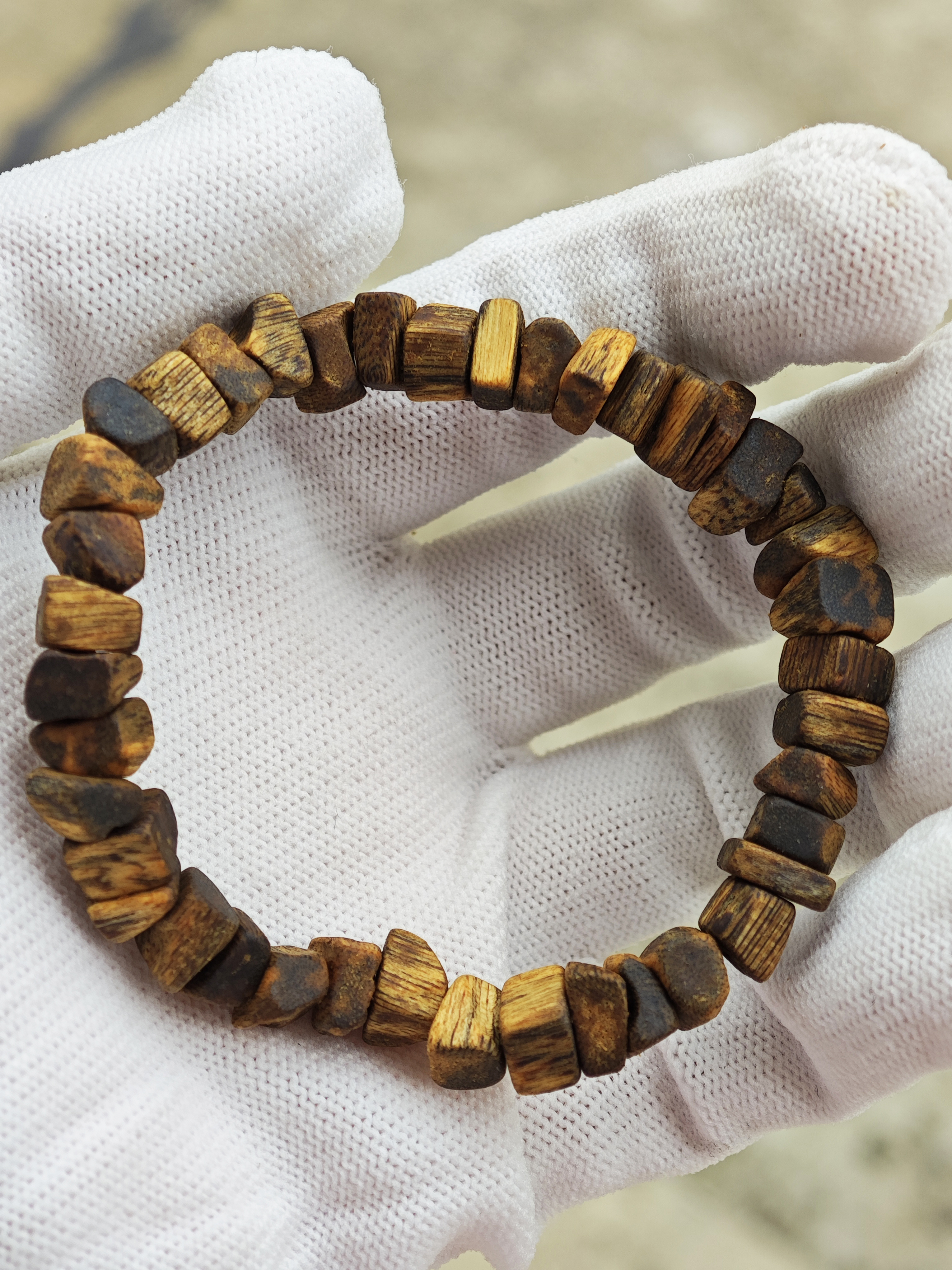 沉香木手串 - (不規則形態)6克