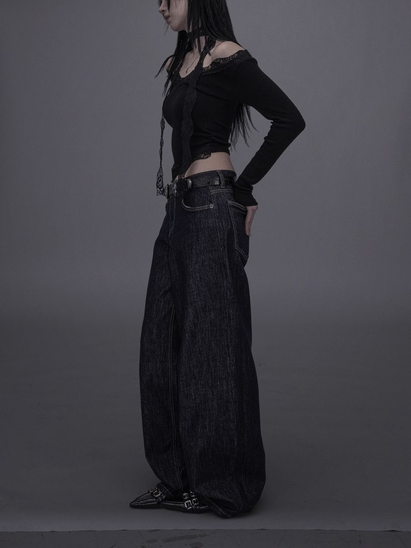 No-Fade Wide-Leg Jeans