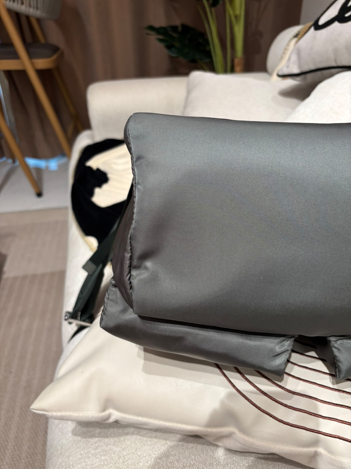 PRADA Re-Nylon Backpack 2VZ108_2DW3_F0002_V_DYO 100%Authentic, 99%New 未使用品 ✅Strap✅Dust Bag