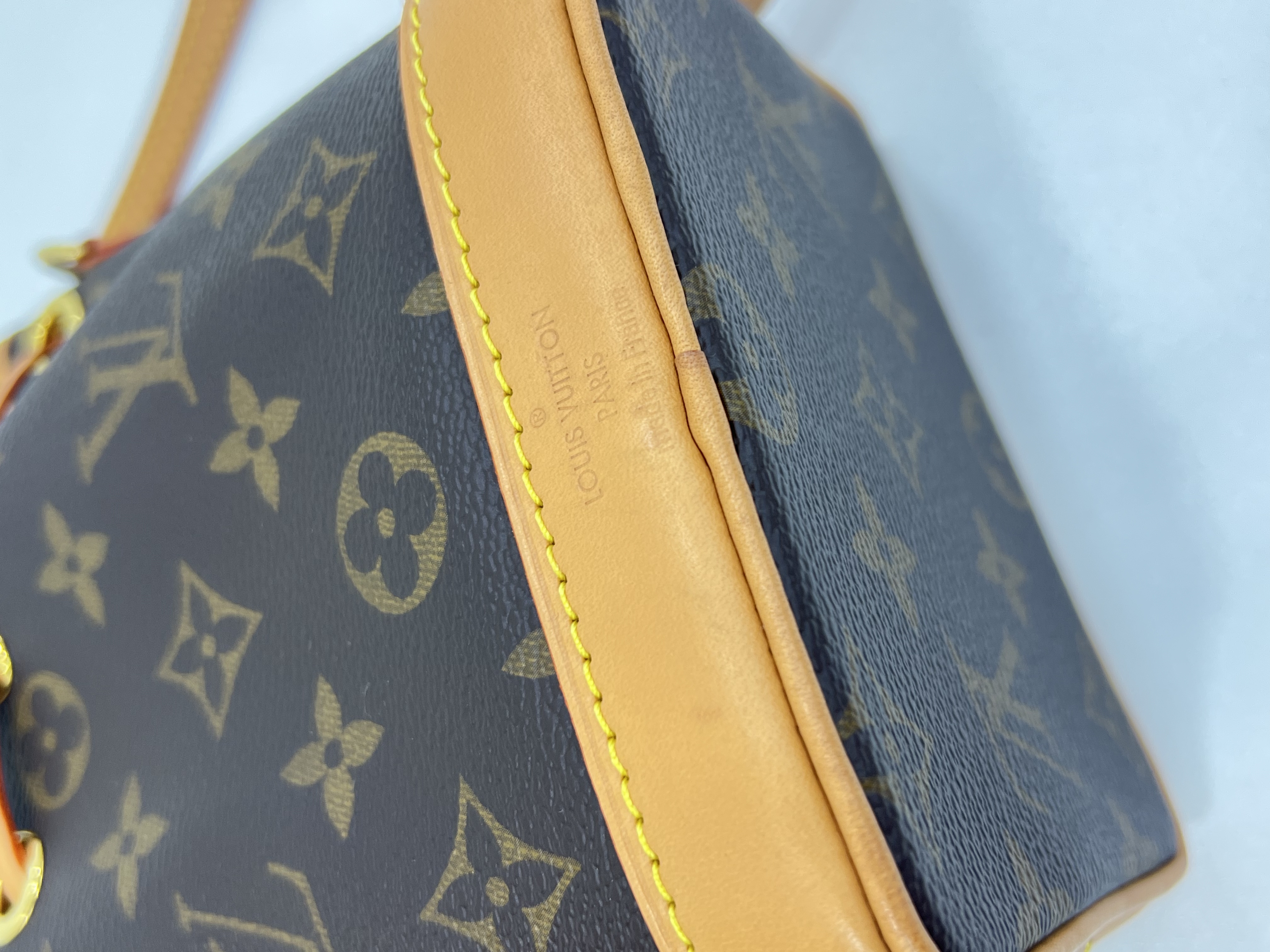 直播貨品 |  [1個-$100 2個-$300］E22