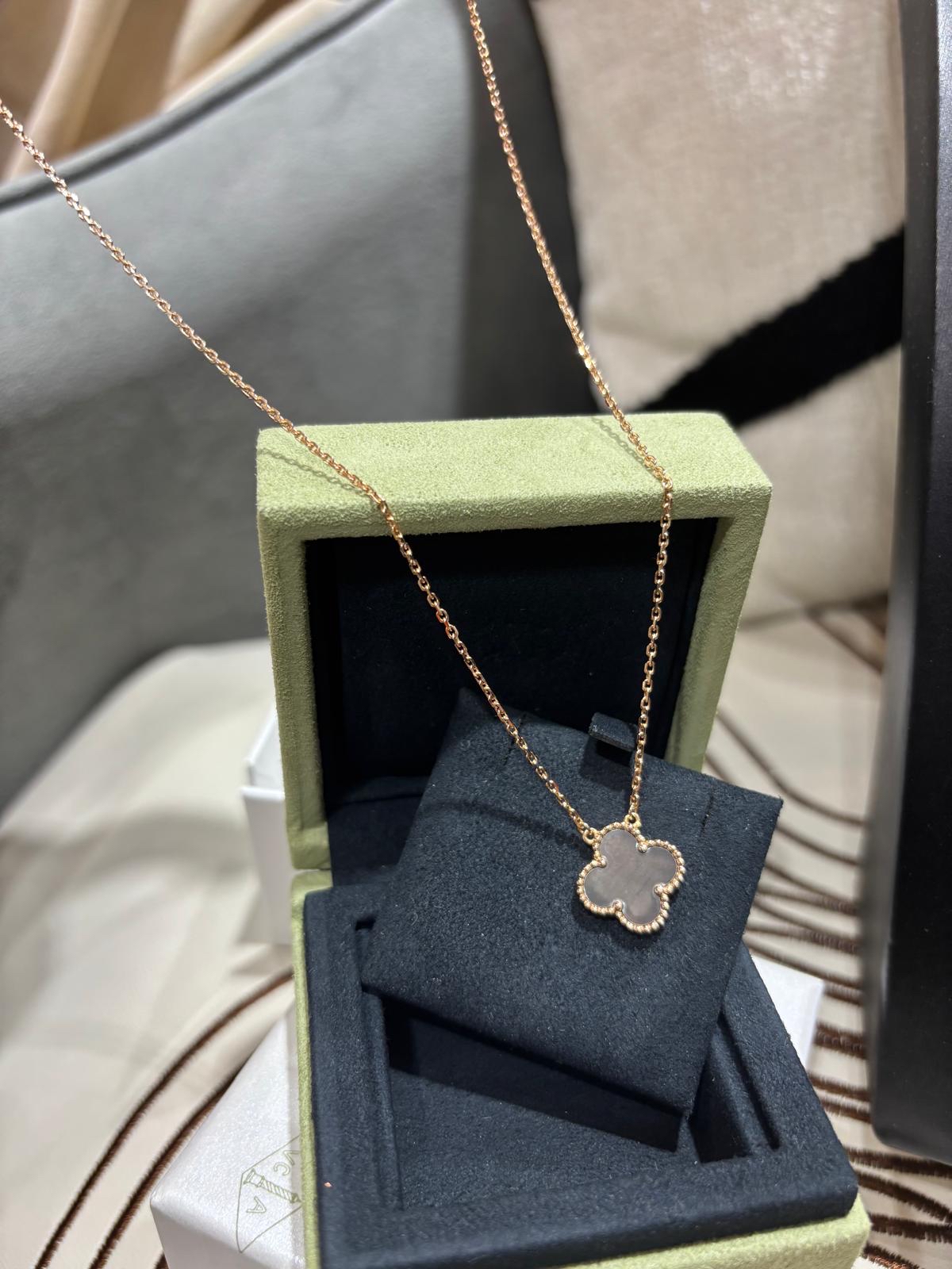 Van Cleef & Arpels Vintage Alhambra VCA 18K玫瑰金灰色珍珠母貝吊墜項鍊100%Authentic, 98% new ✅收據 ✅ 証書2020 ✅ 盒子