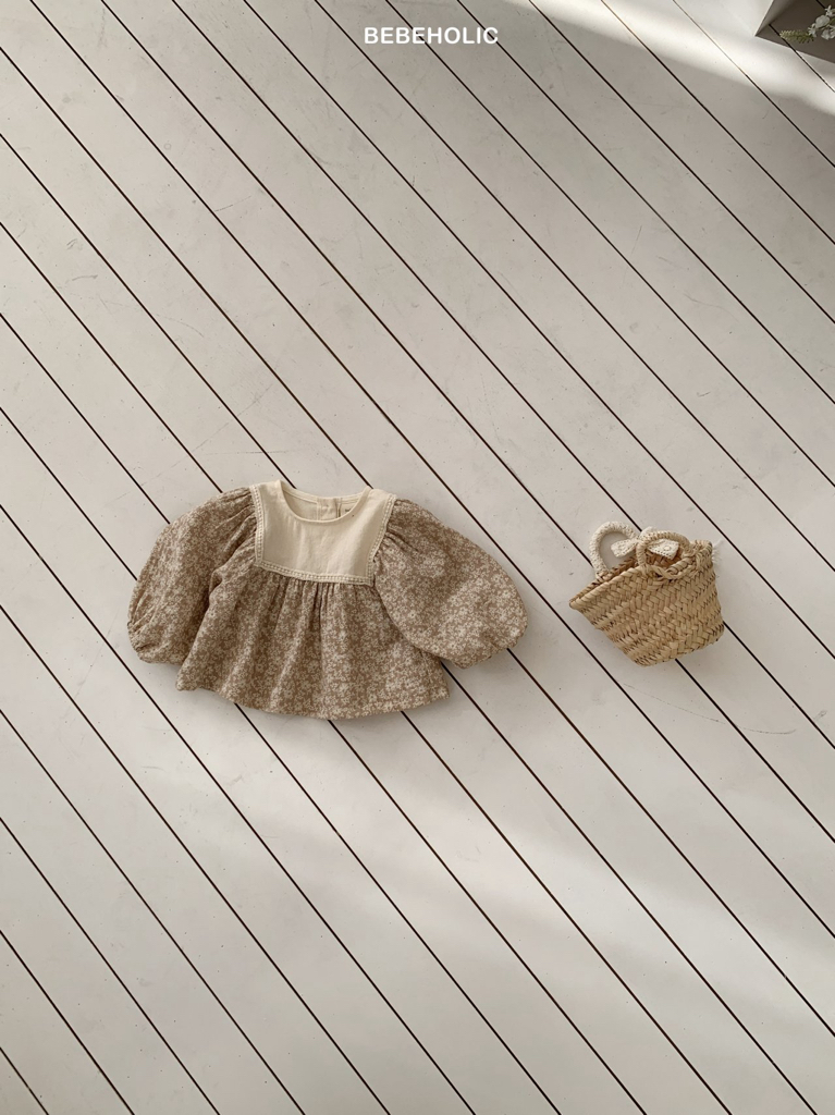 🌸預訂 韓國直送🌸🇰🇷BEBEHOLIC兩色碎花蕾絲方巾領長袖上衣