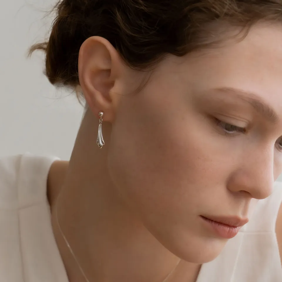 AUBE DE MOI | Long Shell Drop Earring 
