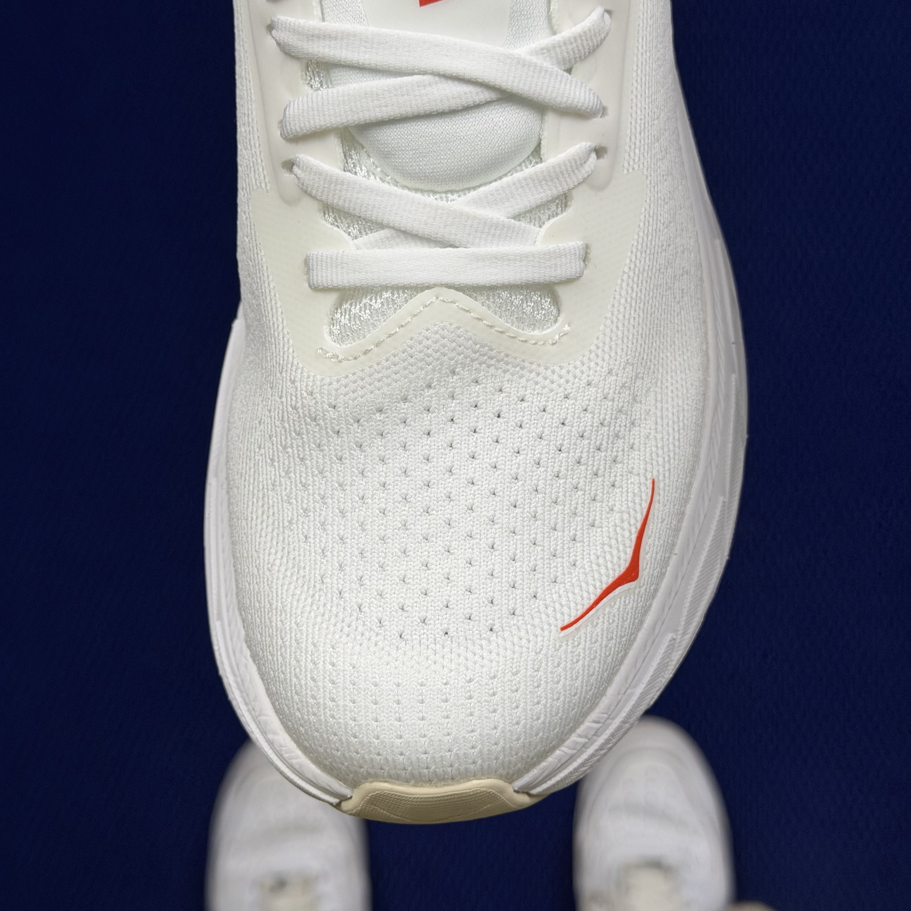 Hoka One One Arahi 7