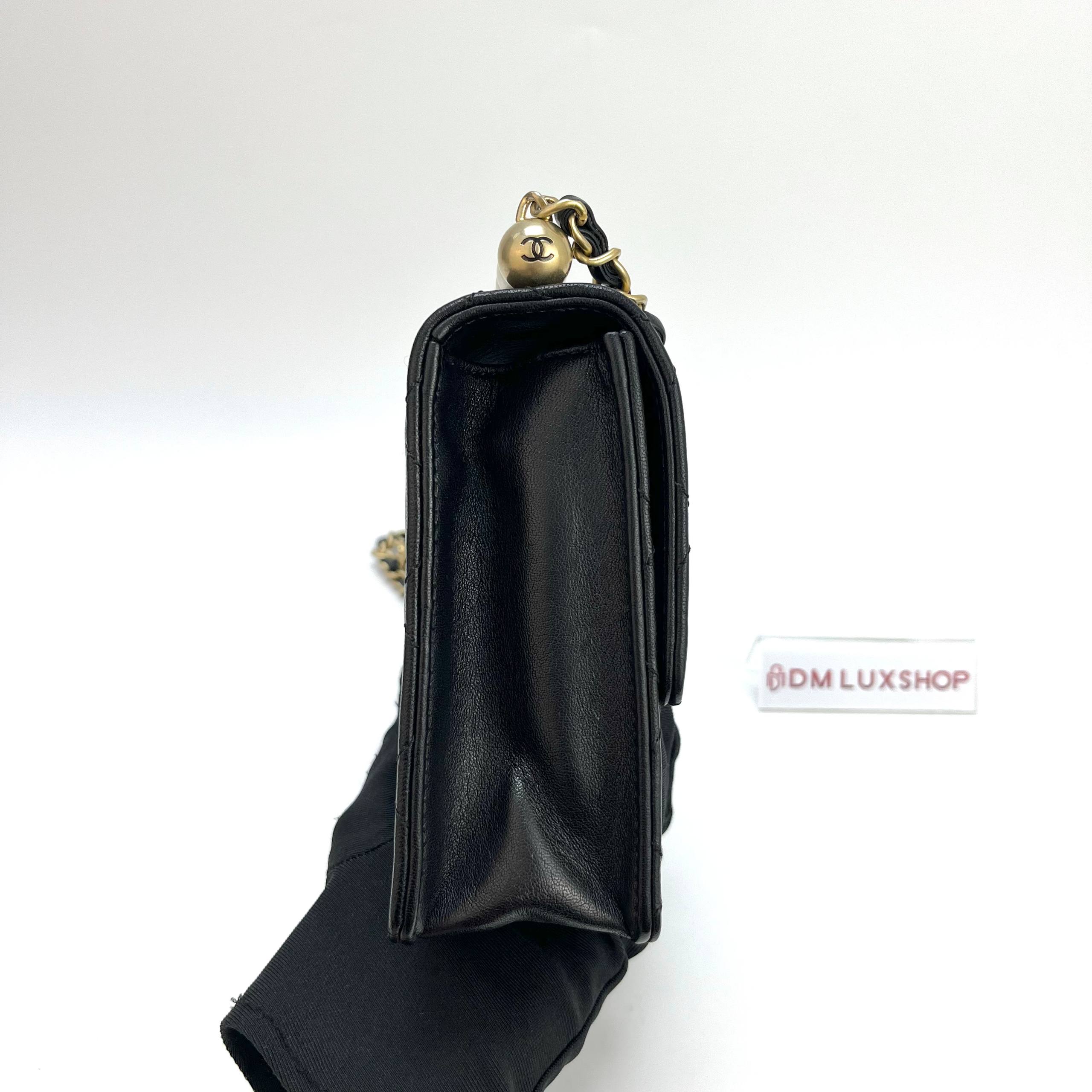 Chanel Black Chic Pearl Flap Bag Small GHW (Serial 28, Y: 2019)