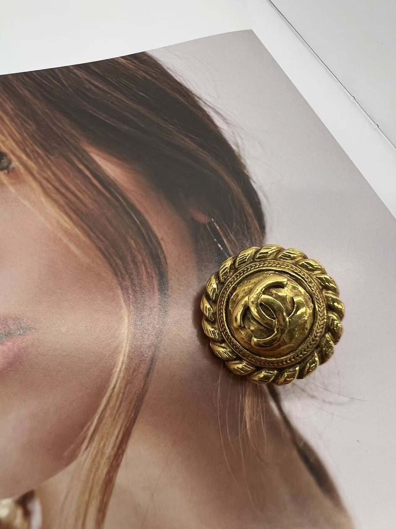 Chanel 金色麻花圓餅耳夾（經典絕版美品）