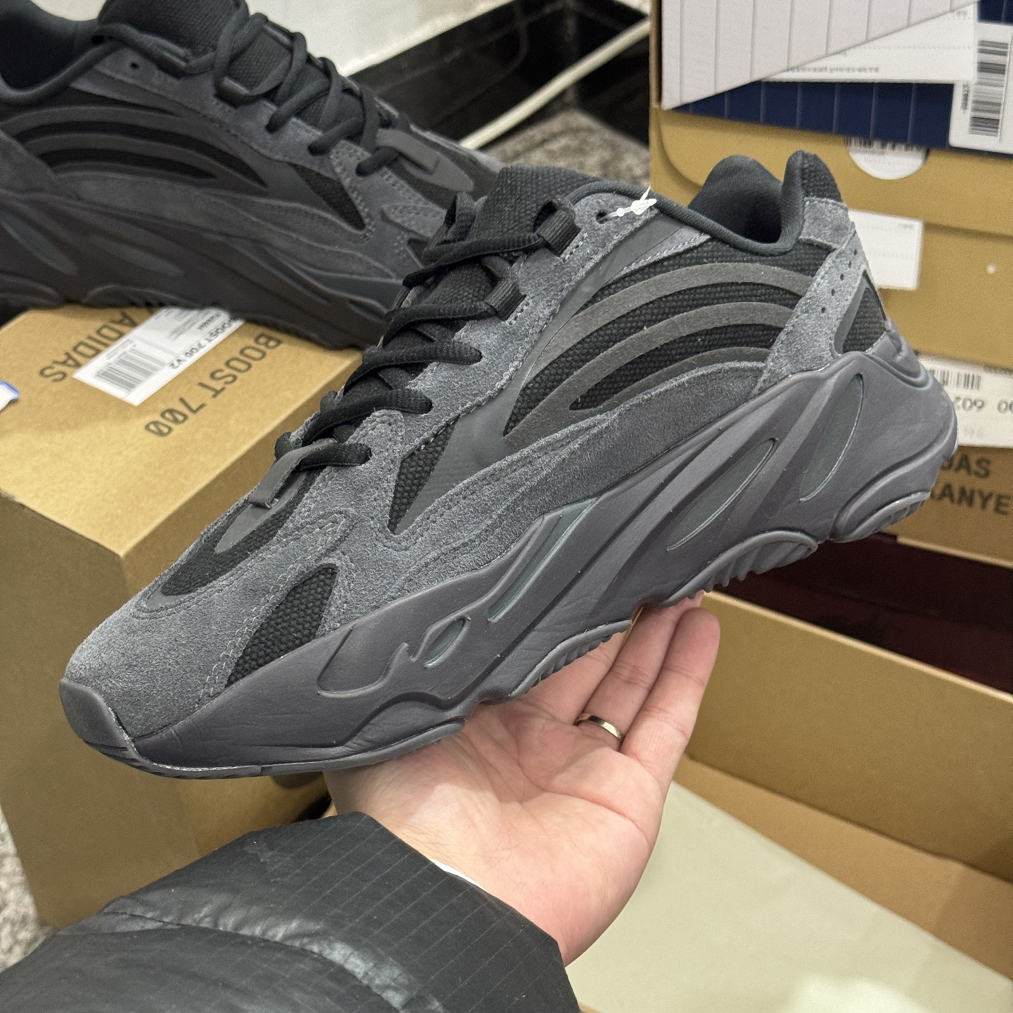 Adidas Yeezy Boost 700 V2 Vanta FU6684